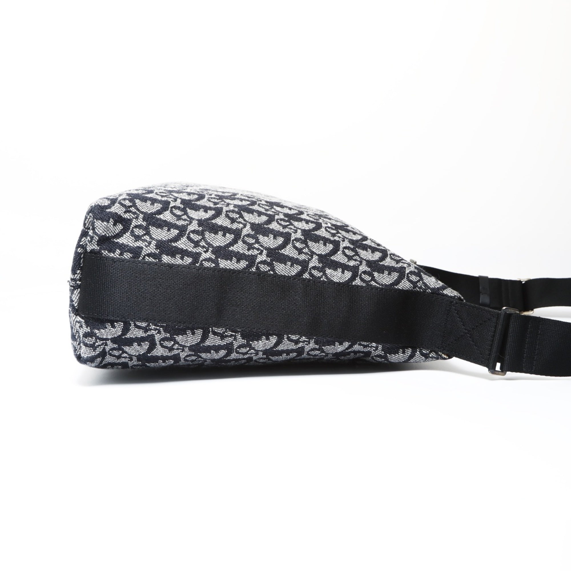 Christian Dior Black Shoulder Bag (Pre-Owned)