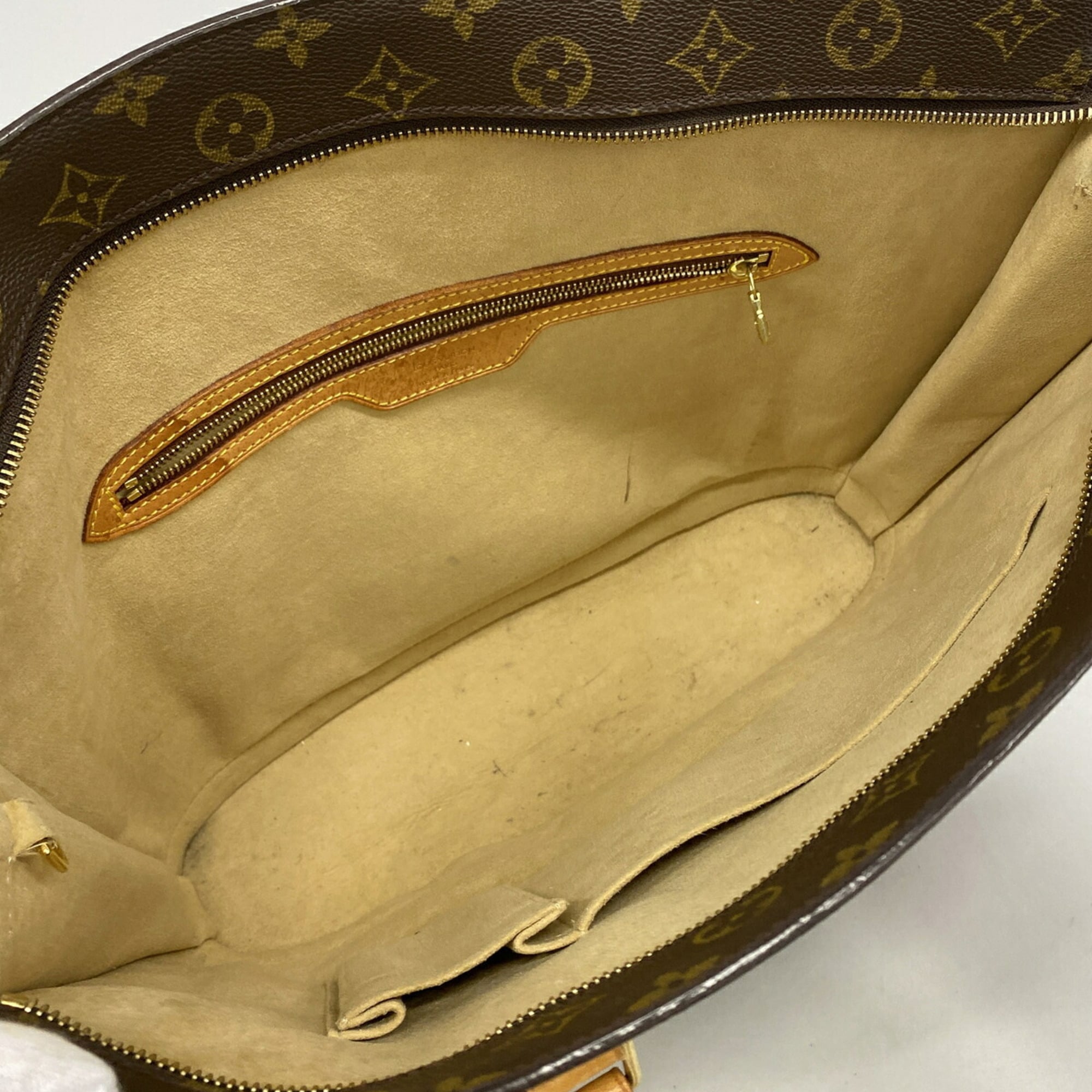 Louis Vuitton Brown Shoulder Bag (Pre-Owned)