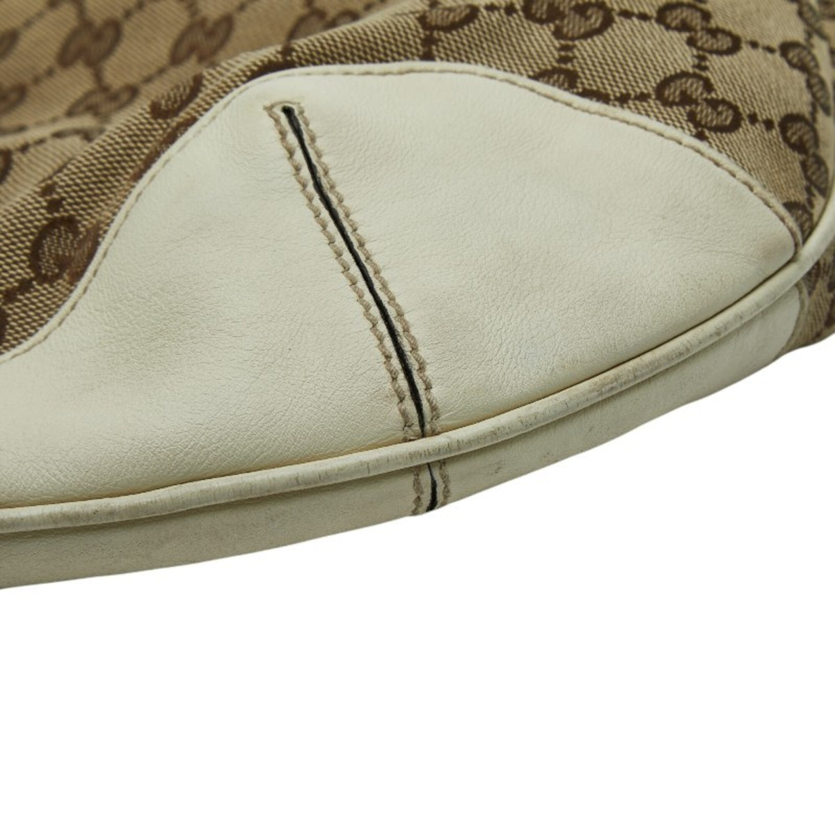 Gucci Beige Ivory Ivory Shoulder Bag (Pre-Owned)