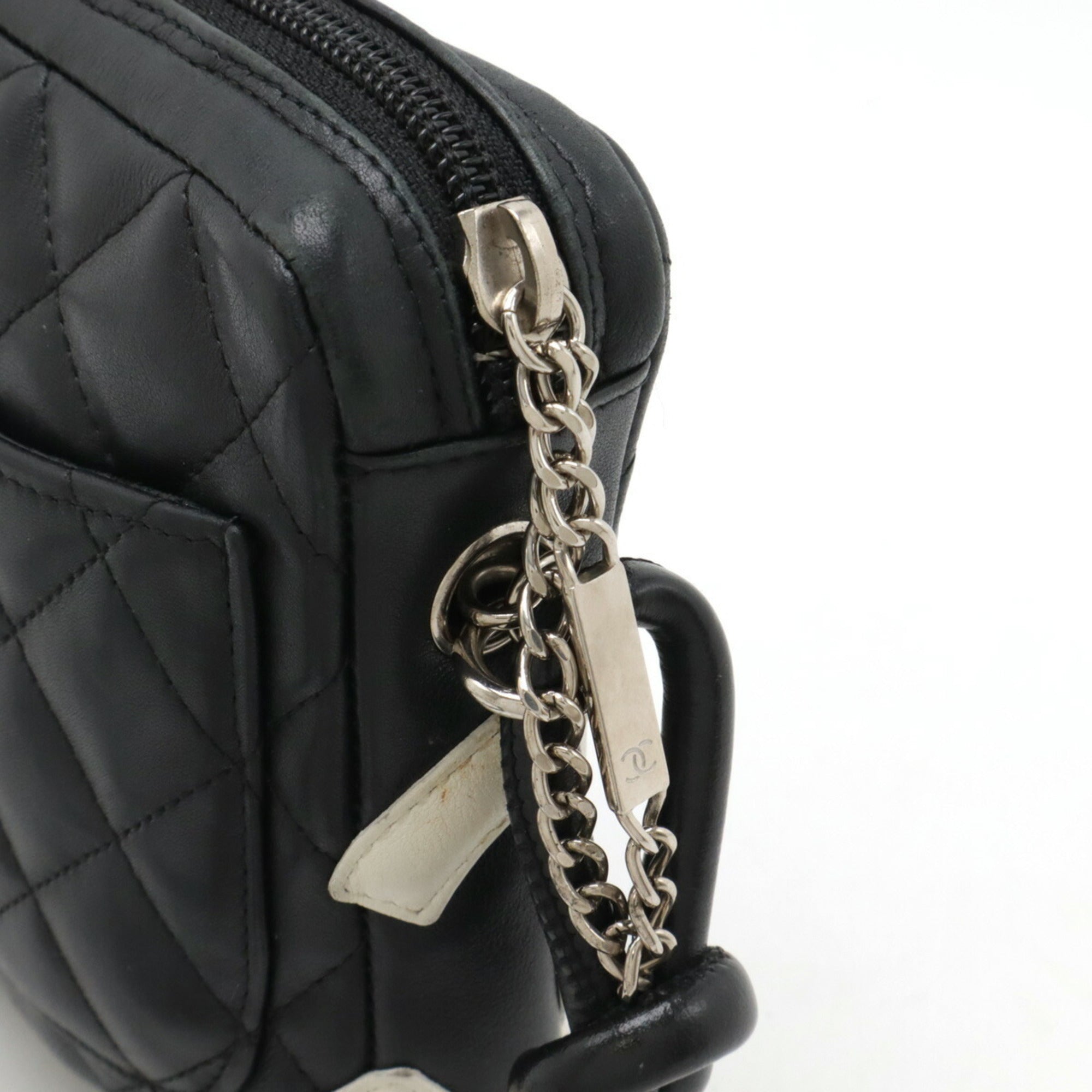 Chanel Black Pink White Leather Shoulder Bag (Pre-Owned)