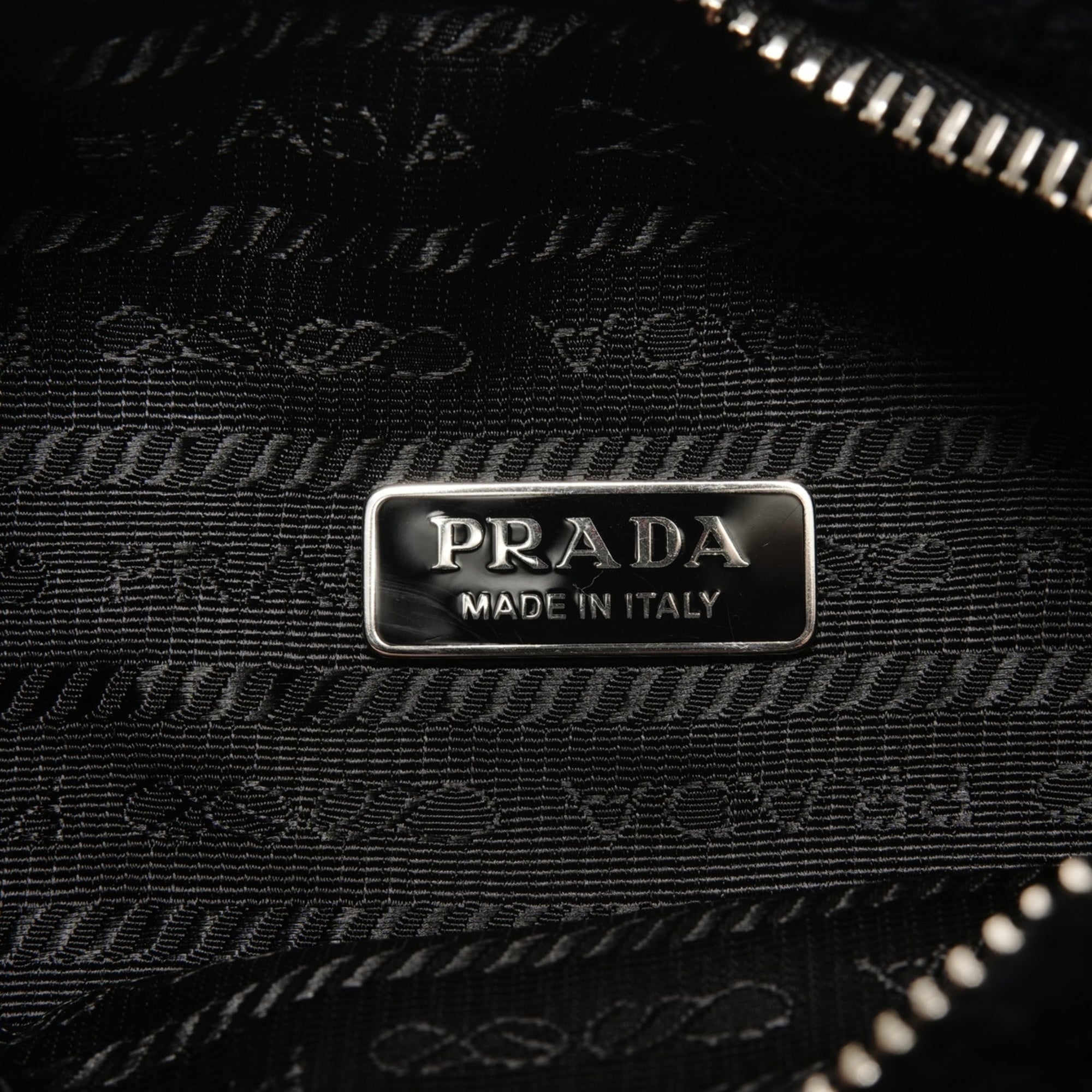 Prada Black Handbag (Pre-Owned)
