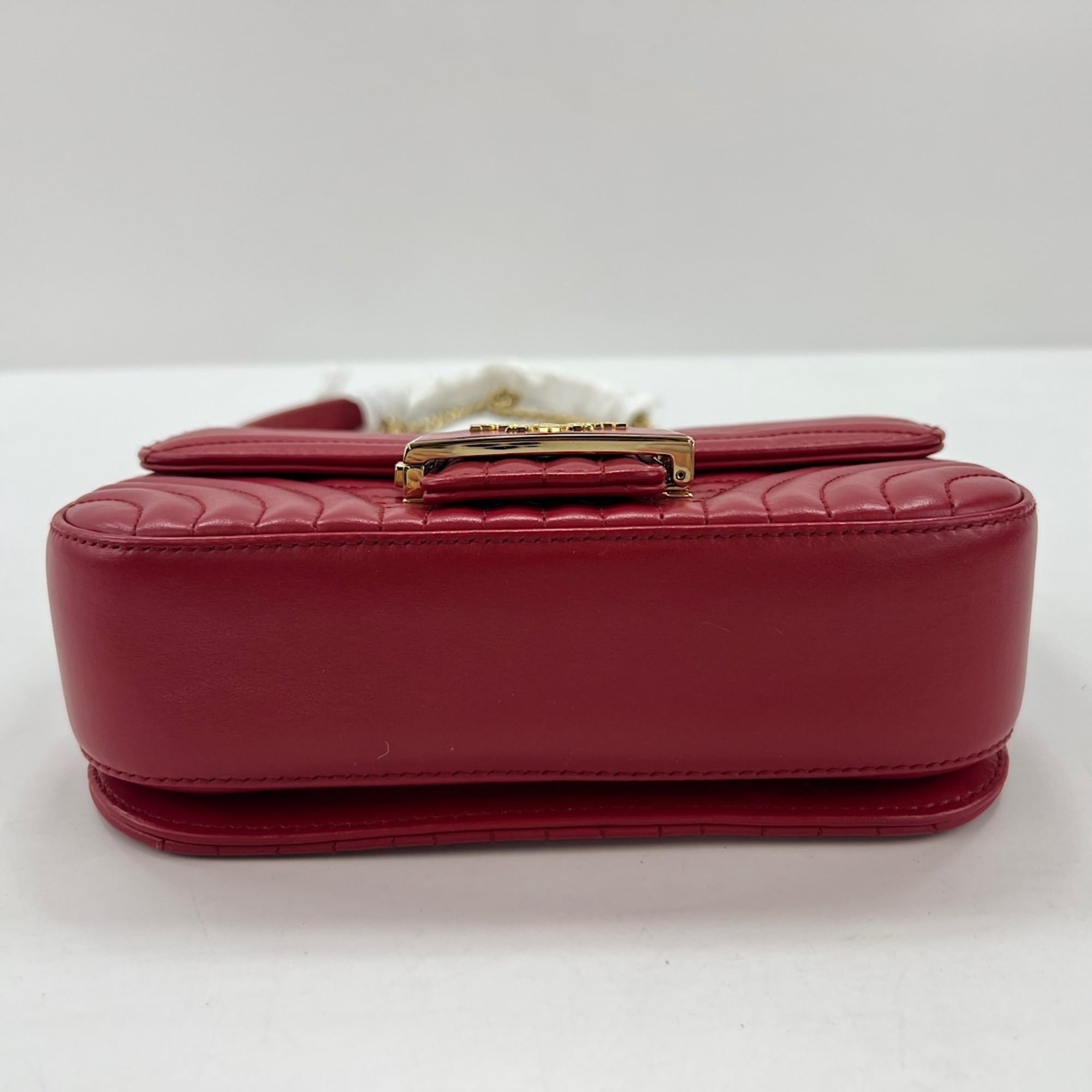 Prada Red Color Quilting Shoulder Bag (Pre-Owned)