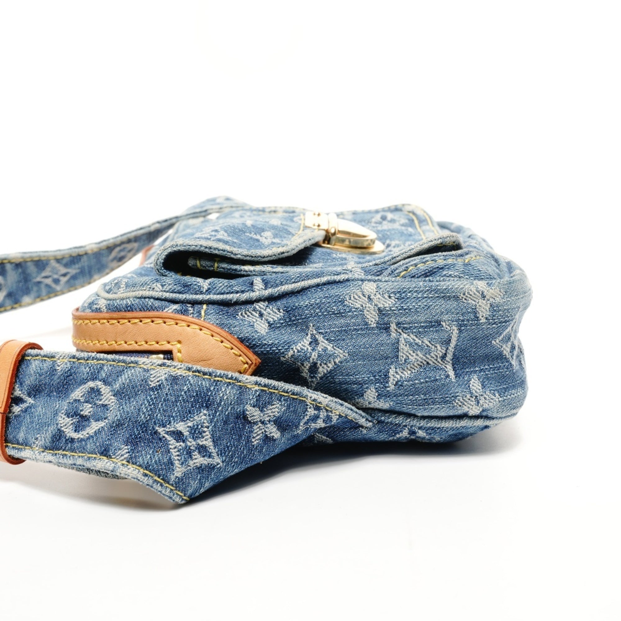 Louis Vuitton Monogram Denim Blue Denim Fanny Pack (Pre-Owned)