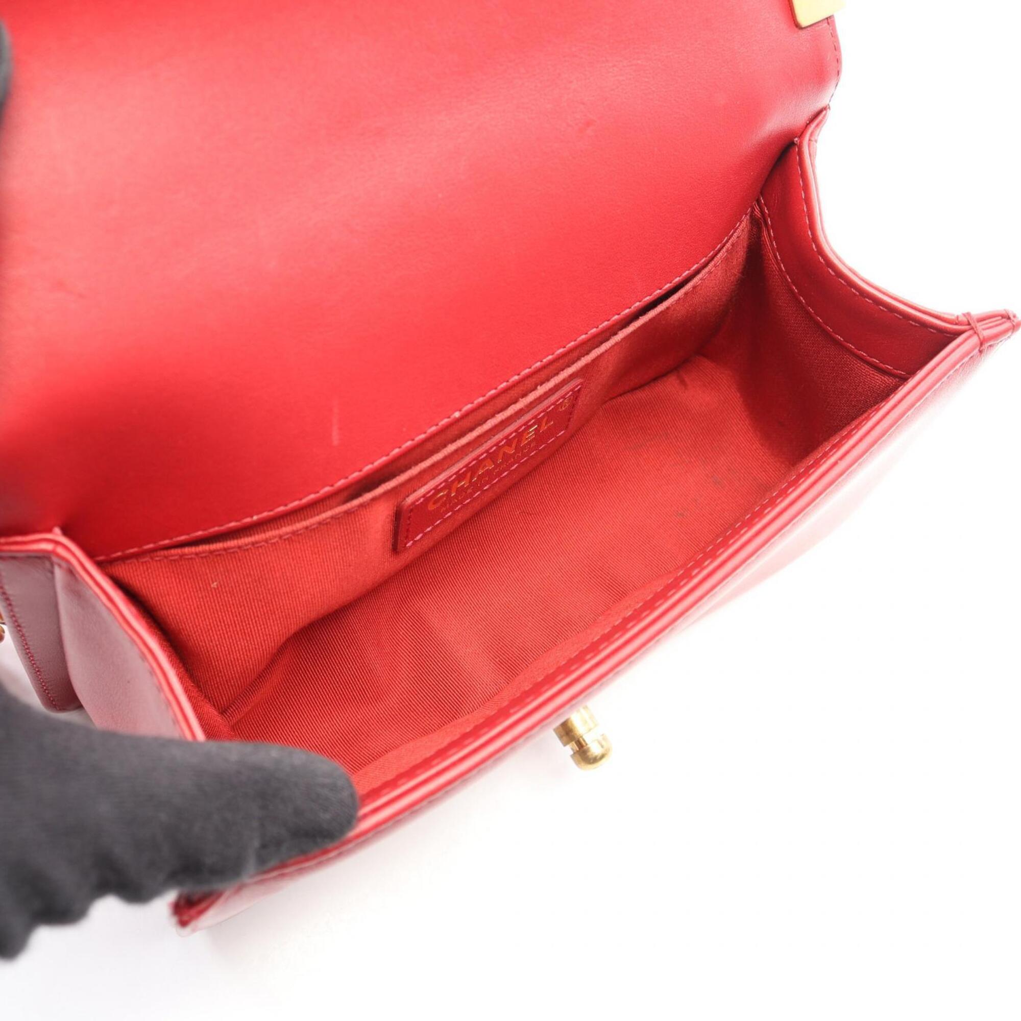 Chanel Red Color Leather Handbag Shoulder Bag (Pre-Owned)