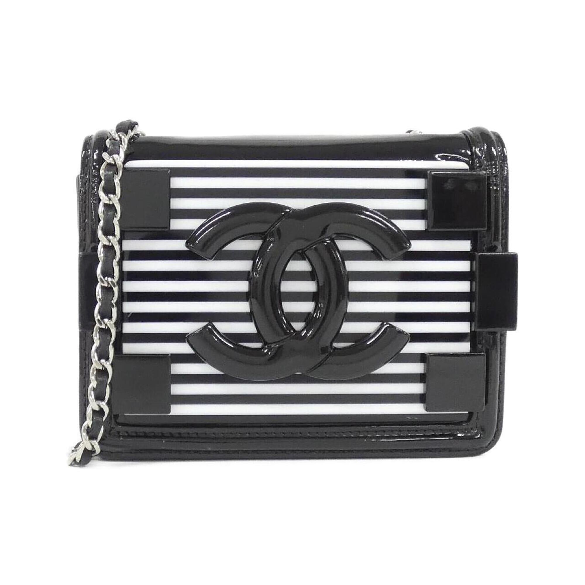 Chanel Black White Leather Shoulder Bag (Pre-Owned)