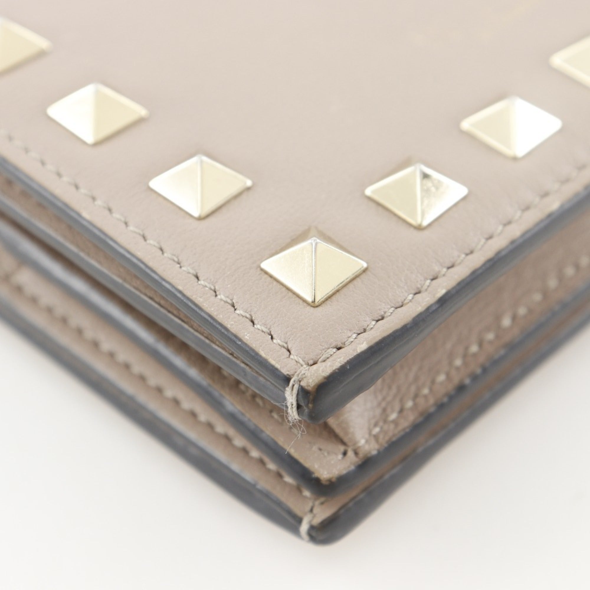 Valentino Beige Leather Wallet (Bi-Fold) (Pre-Owned)