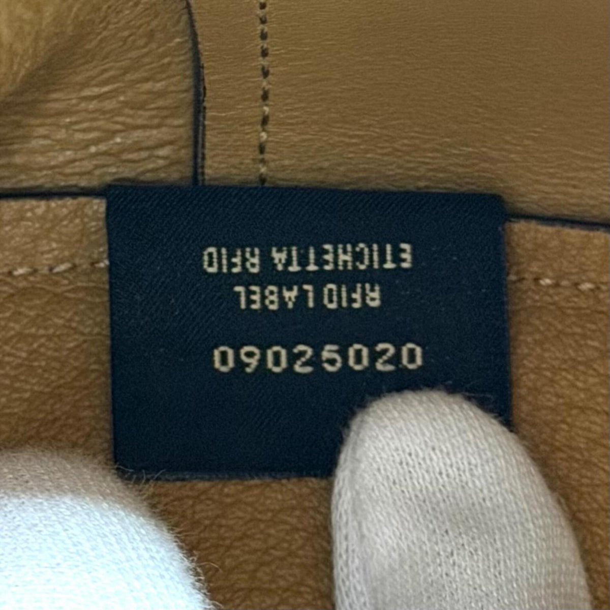 Fendi Beige Shoulder Bag (Pre-Owned)