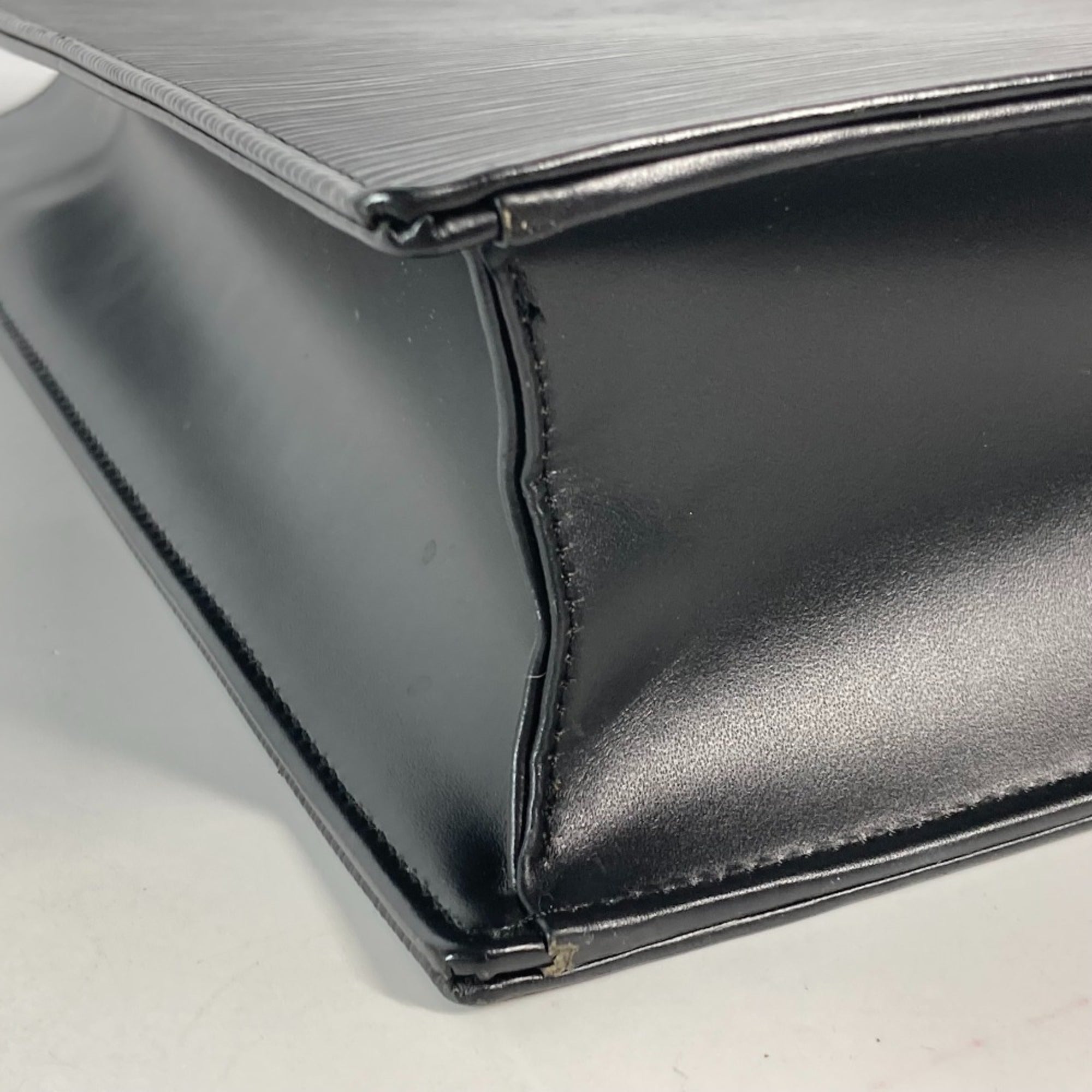 Louis Vuitton Black Epi Leather Handbag (Pre-Owned)