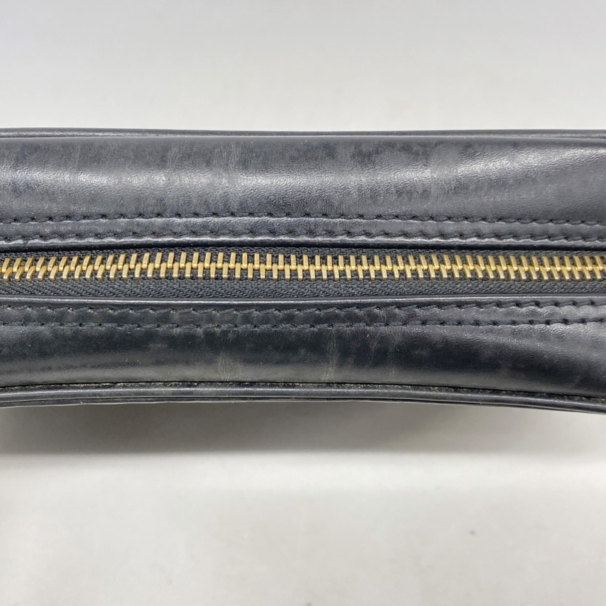 Louis Vuitton Noir Shoulder Bag (Pre-Owned)