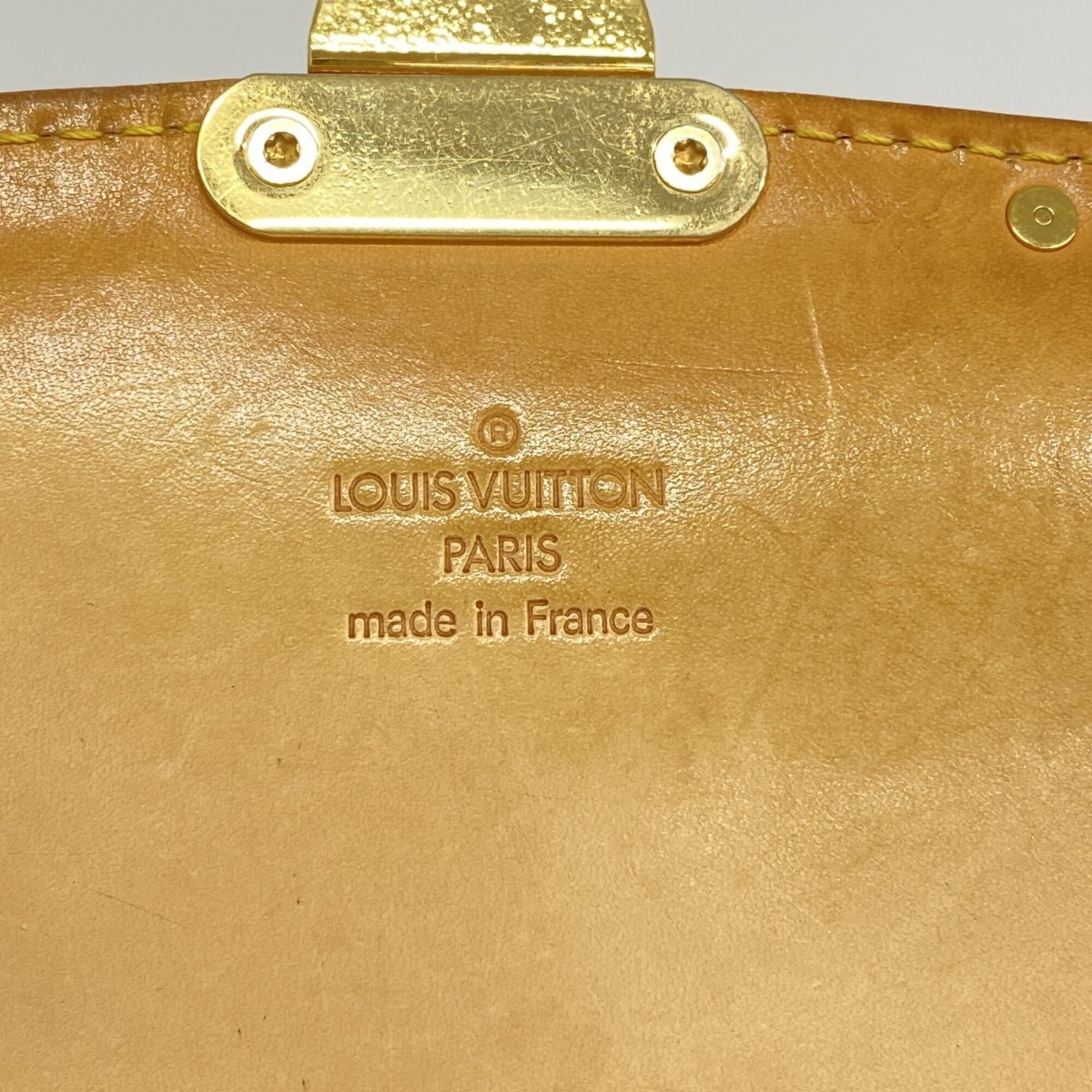 Louis Vuitton Blanc Shoulder Bag (Pre-Owned)