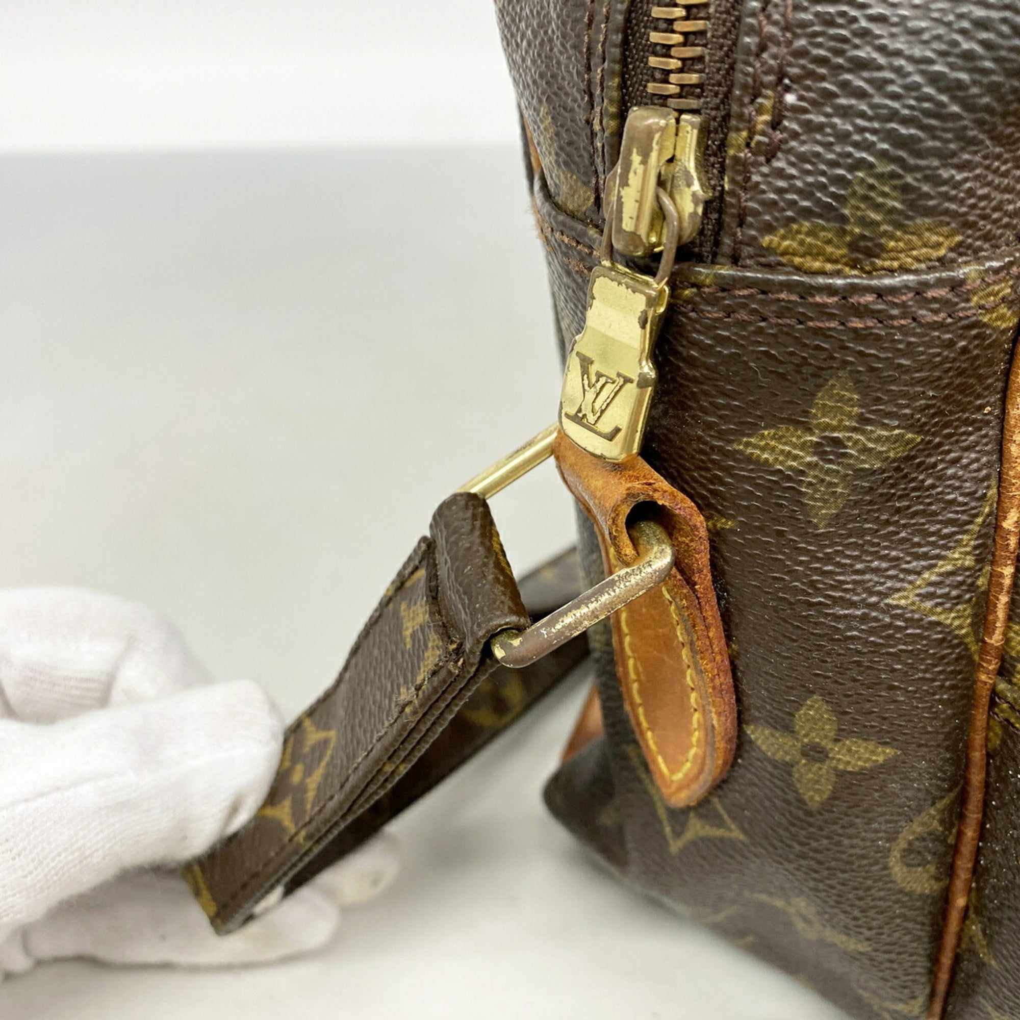 Louis Vuitton Brown Shoulder Bag (Pre-Owned)