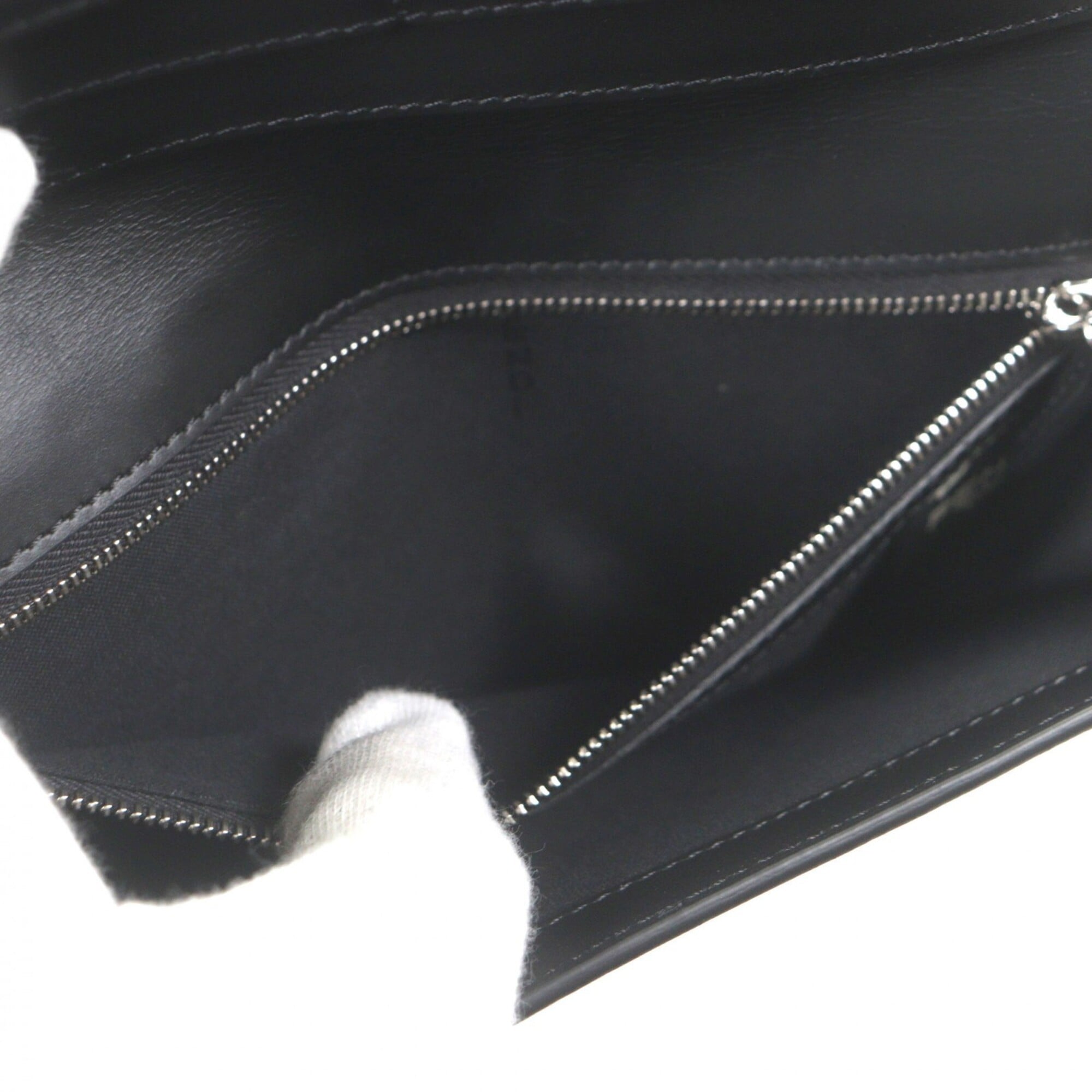 Fendi Black Leather Long Wallet (Bi-Fold) (Pre-Owned)