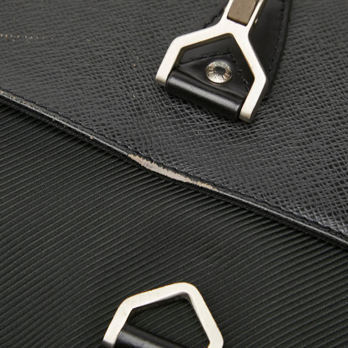 Louis Vuitton Taiga Ardoise Black Leather Nylon Messenger Bag Shoulder Bag (Pre-Owned)