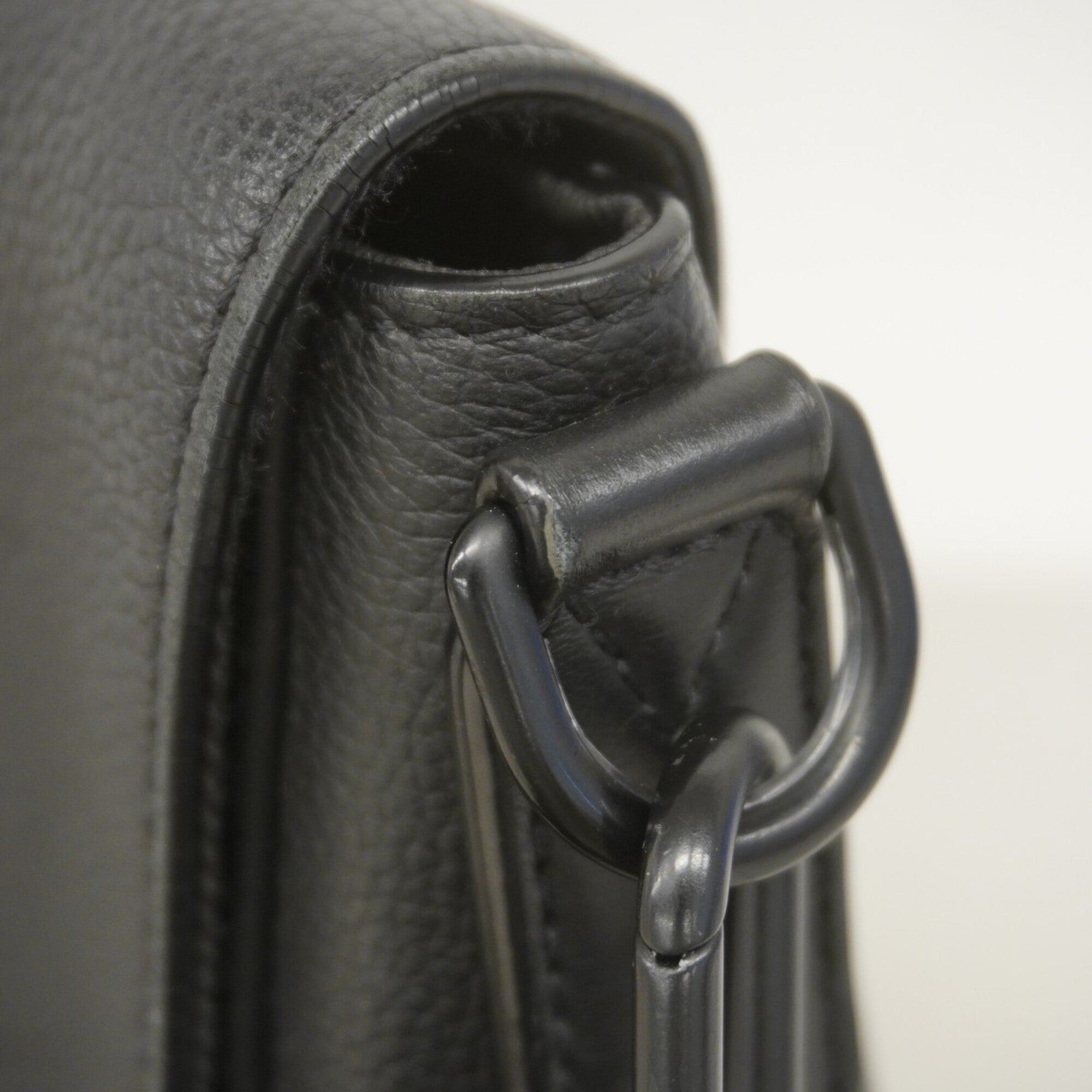 Louis Vuitton Black Shoulder Bag (Pre-Owned)