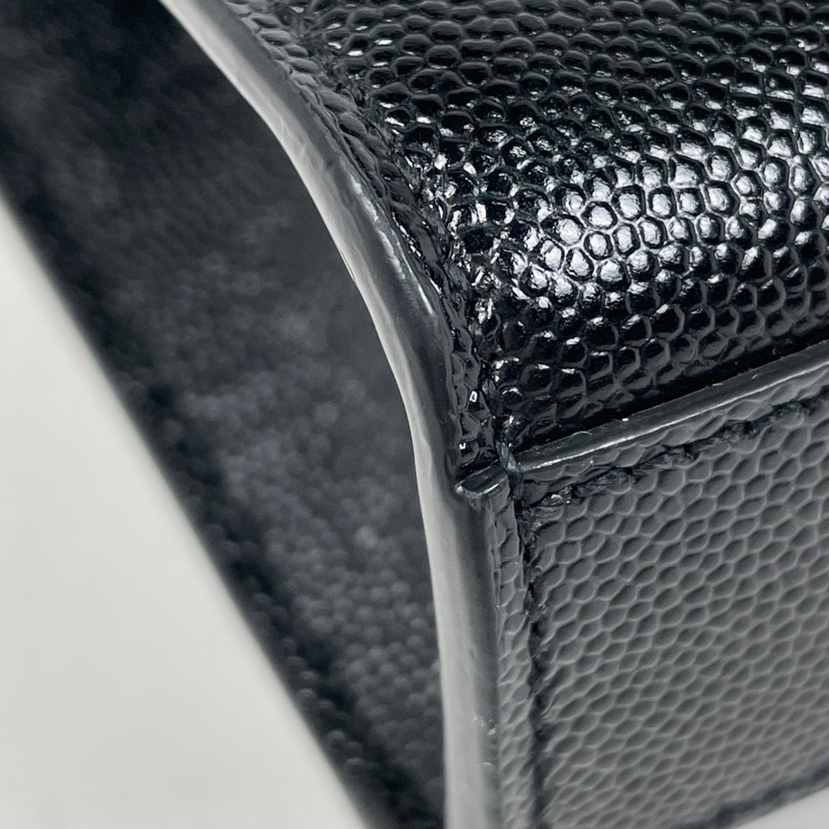 Saint Laurent Black Leather Shoulder Bag (Pre-Owned)