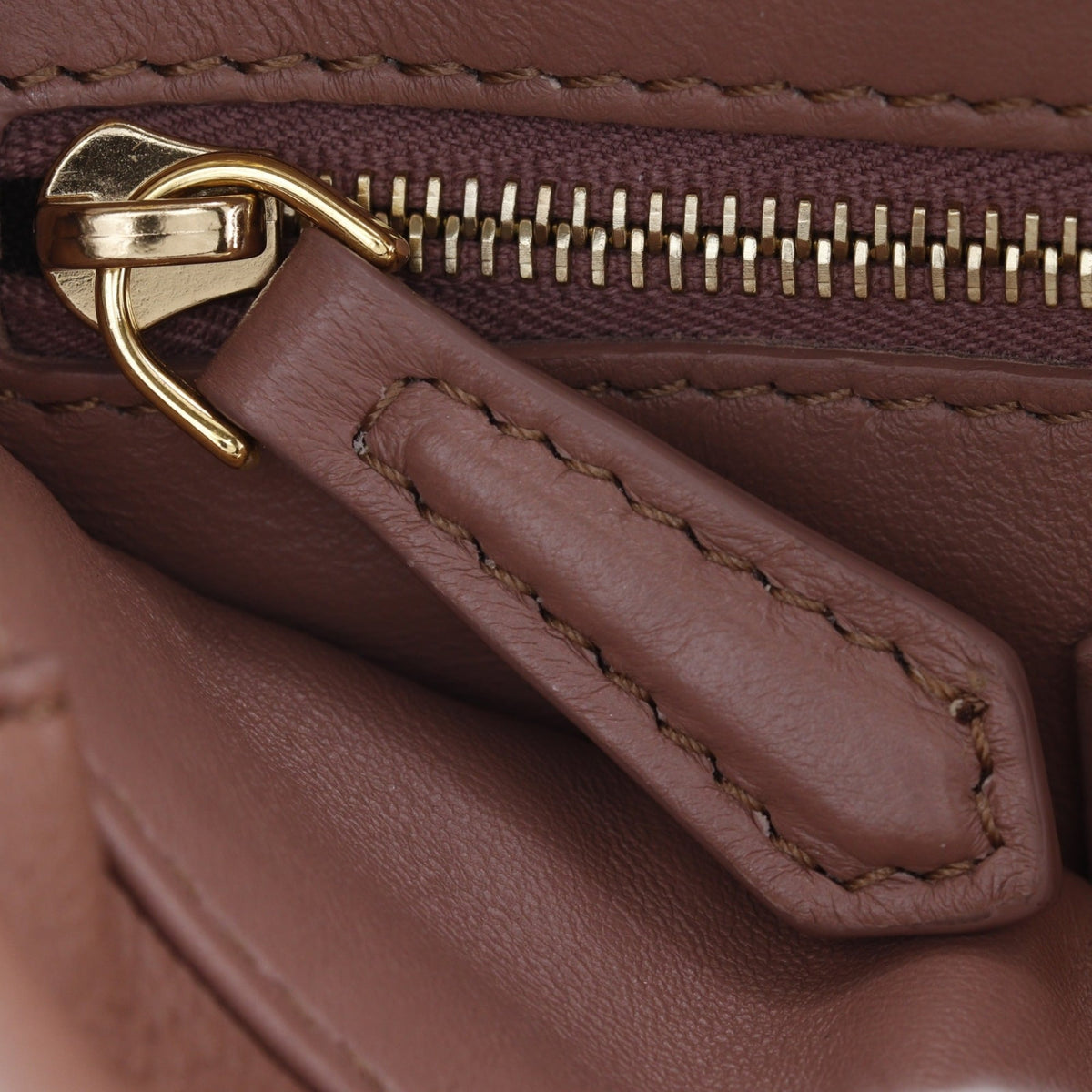Fendi Peekaboo Pink Leather Handbag (Pre-Owned)