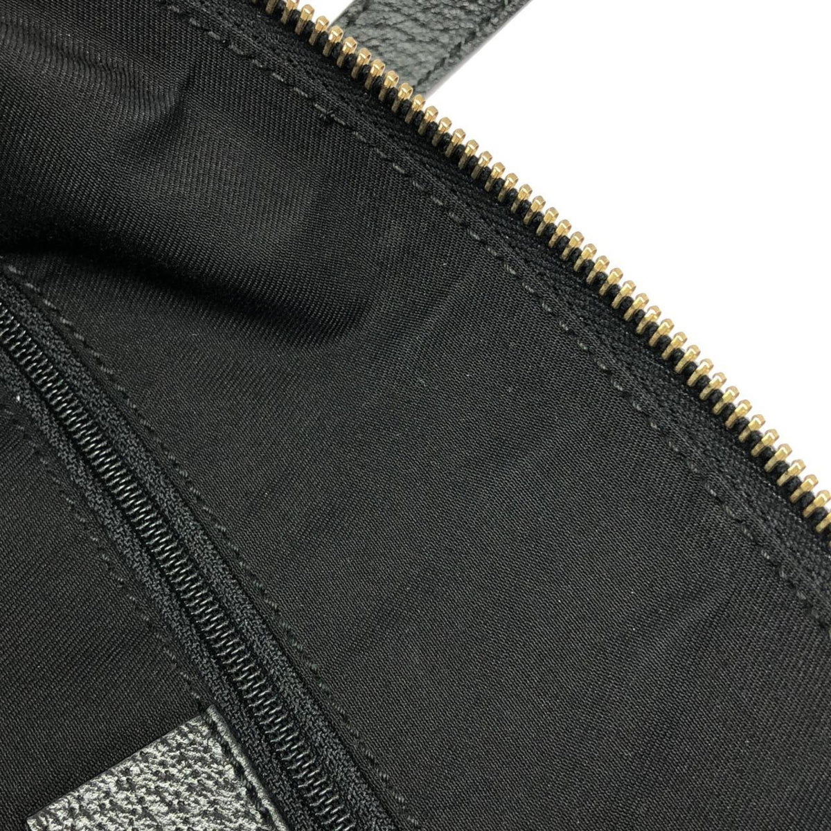 Gucci Black Gg Canvas Handbag (Pre-Owned)