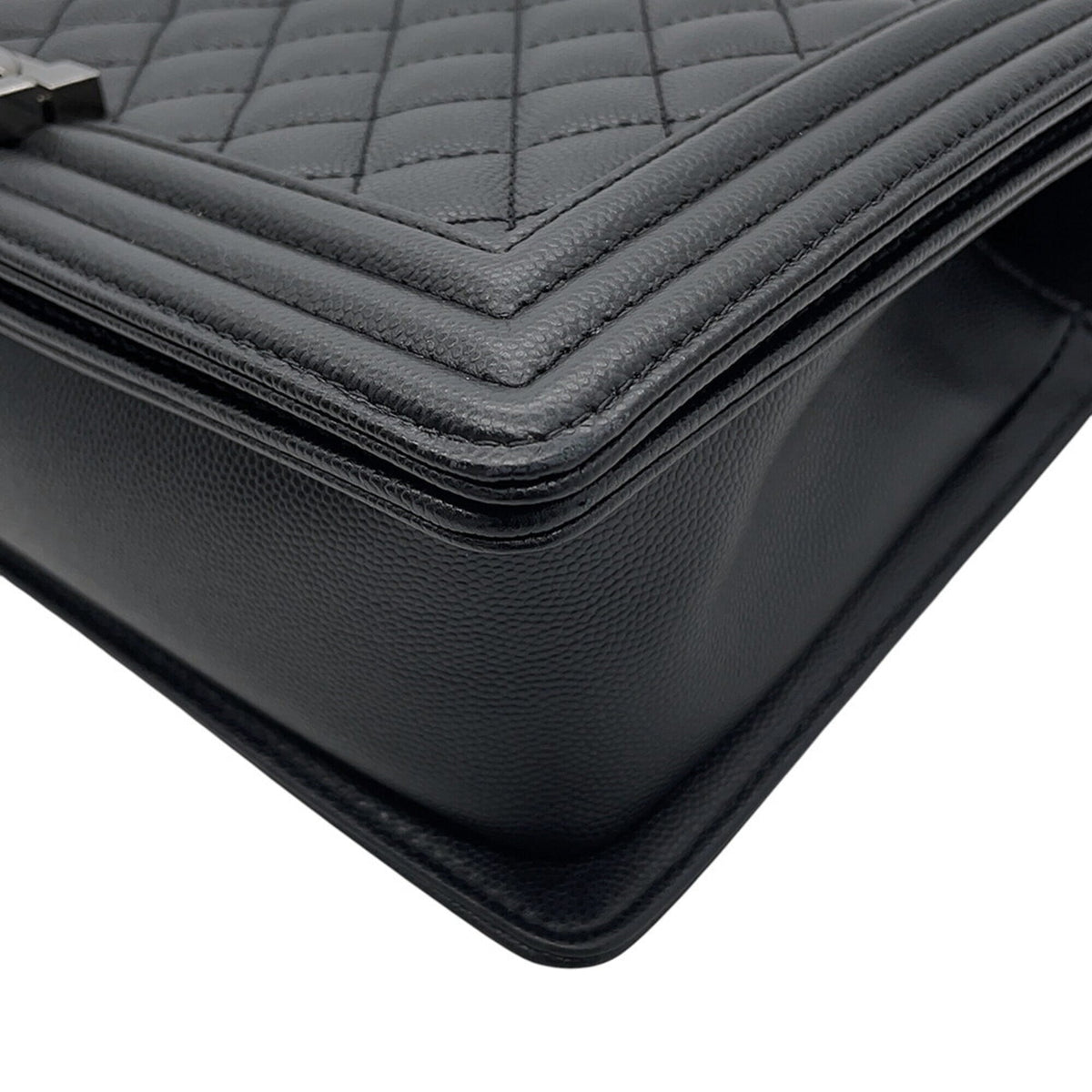 Chanel Black Grained Calfskin Shoulder Bag (Pre-Owned)