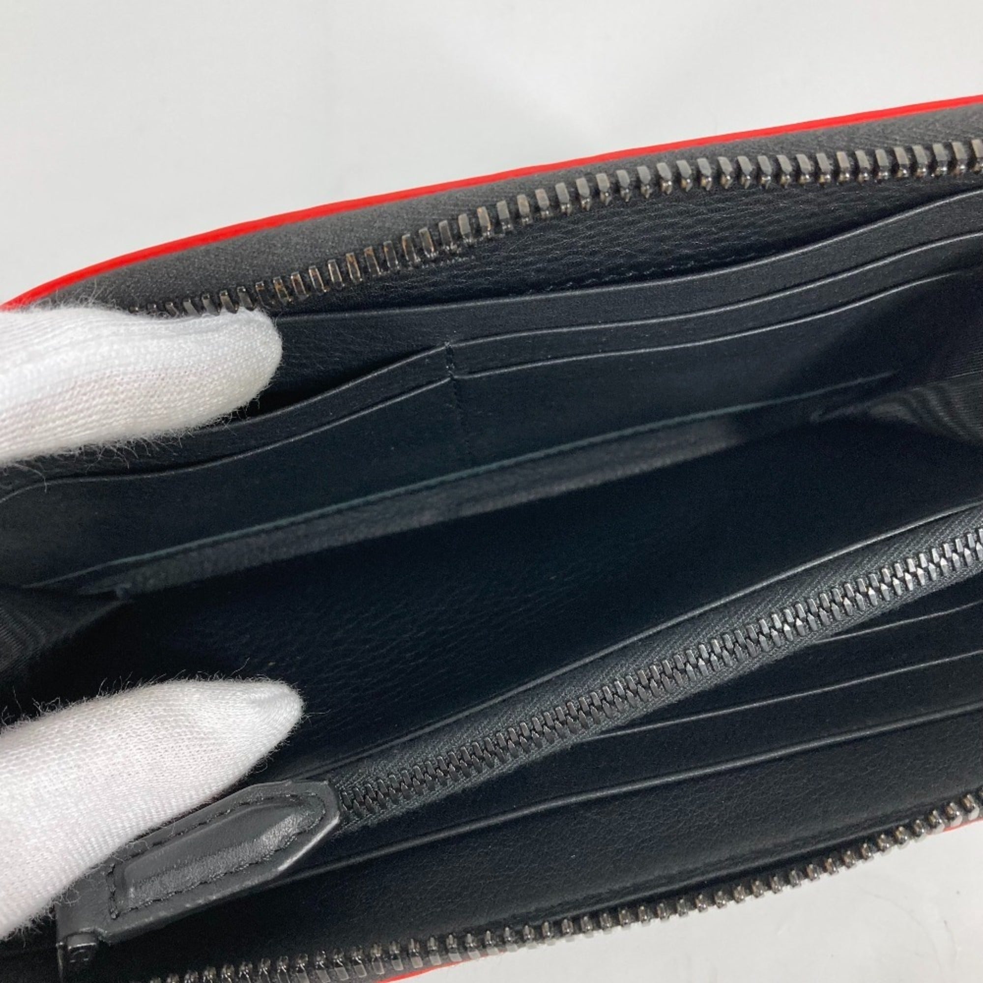 Salvatore Ferragamo Black Red Color Leather Long Wallet (Bi-Fold) (Pre-Owned)