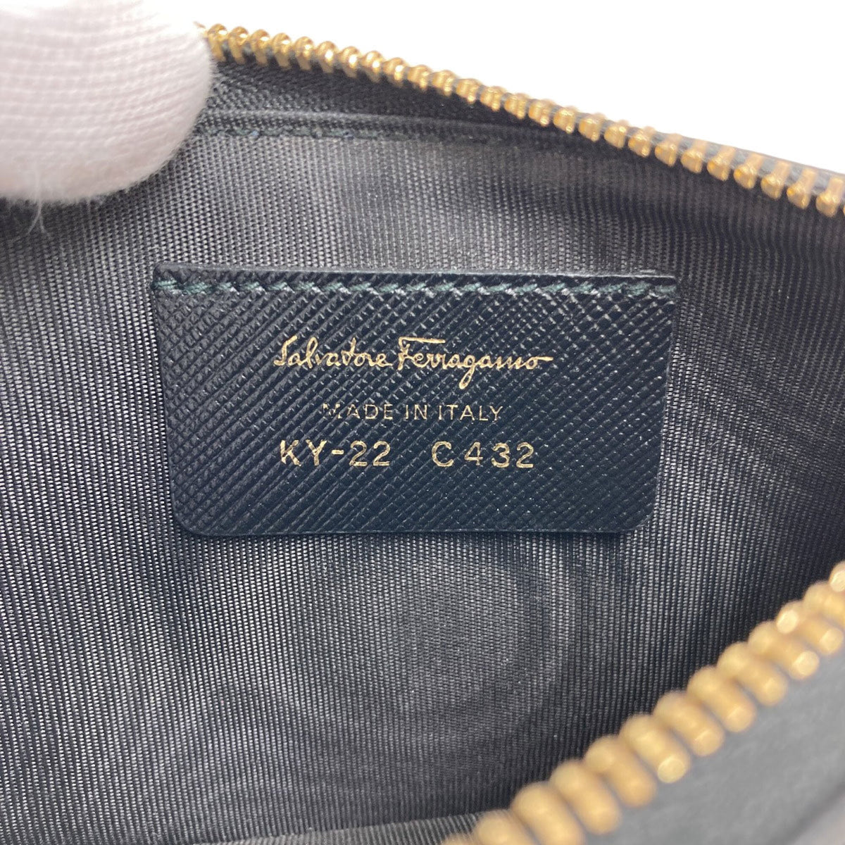 Salvatore Ferragamo Black Leather Coin Purse/Coin Case (Pre-Owned)