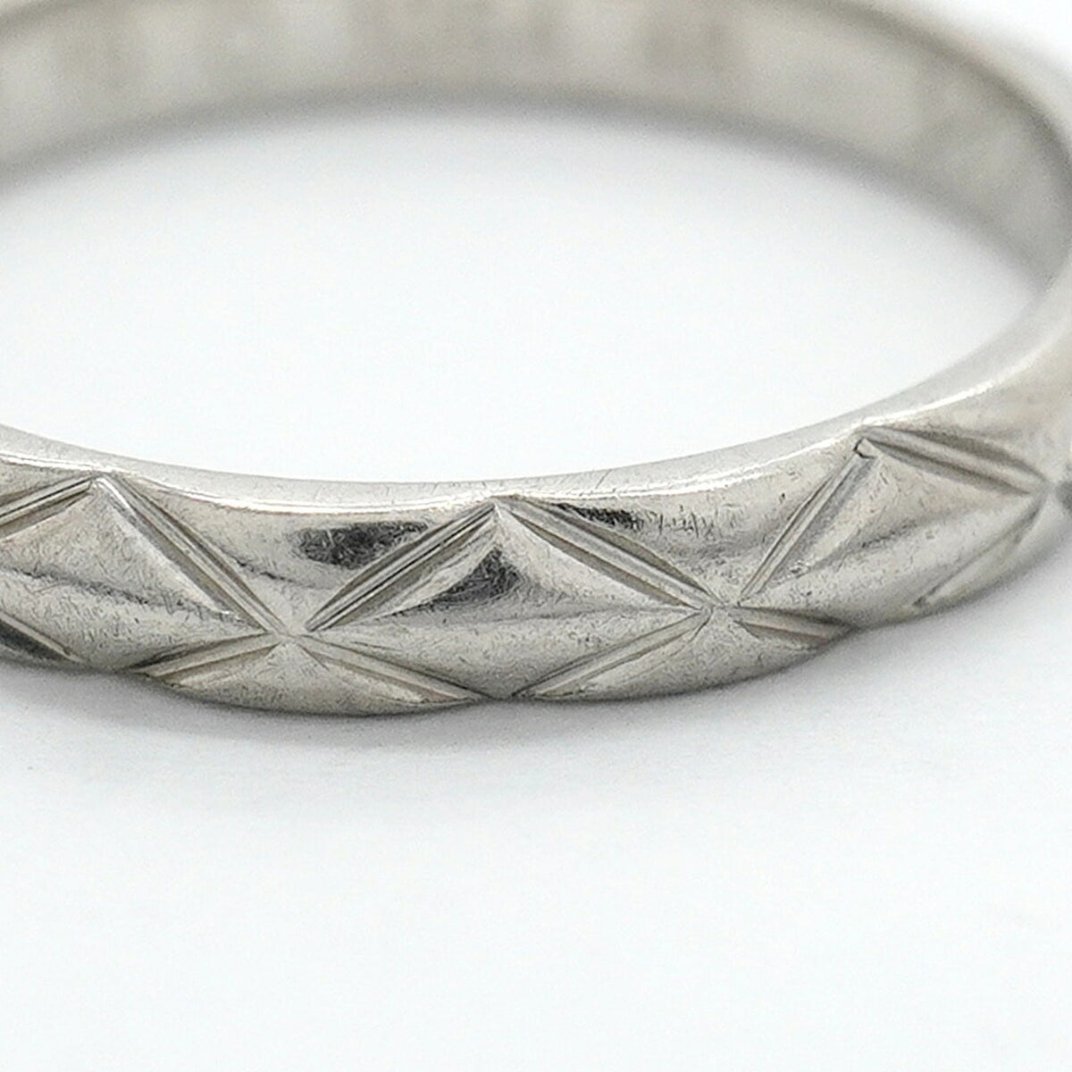 Chanel Platinum 950 Band Ring (Pre-Owned)