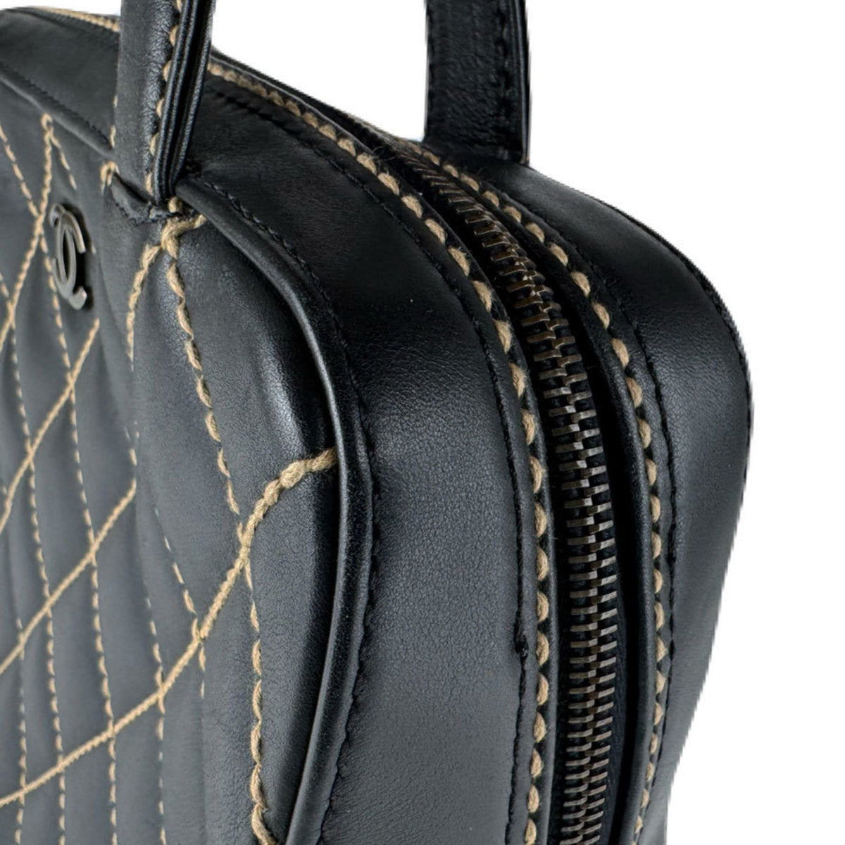 Chanel Black Leather Handbag (Pre-Owned)