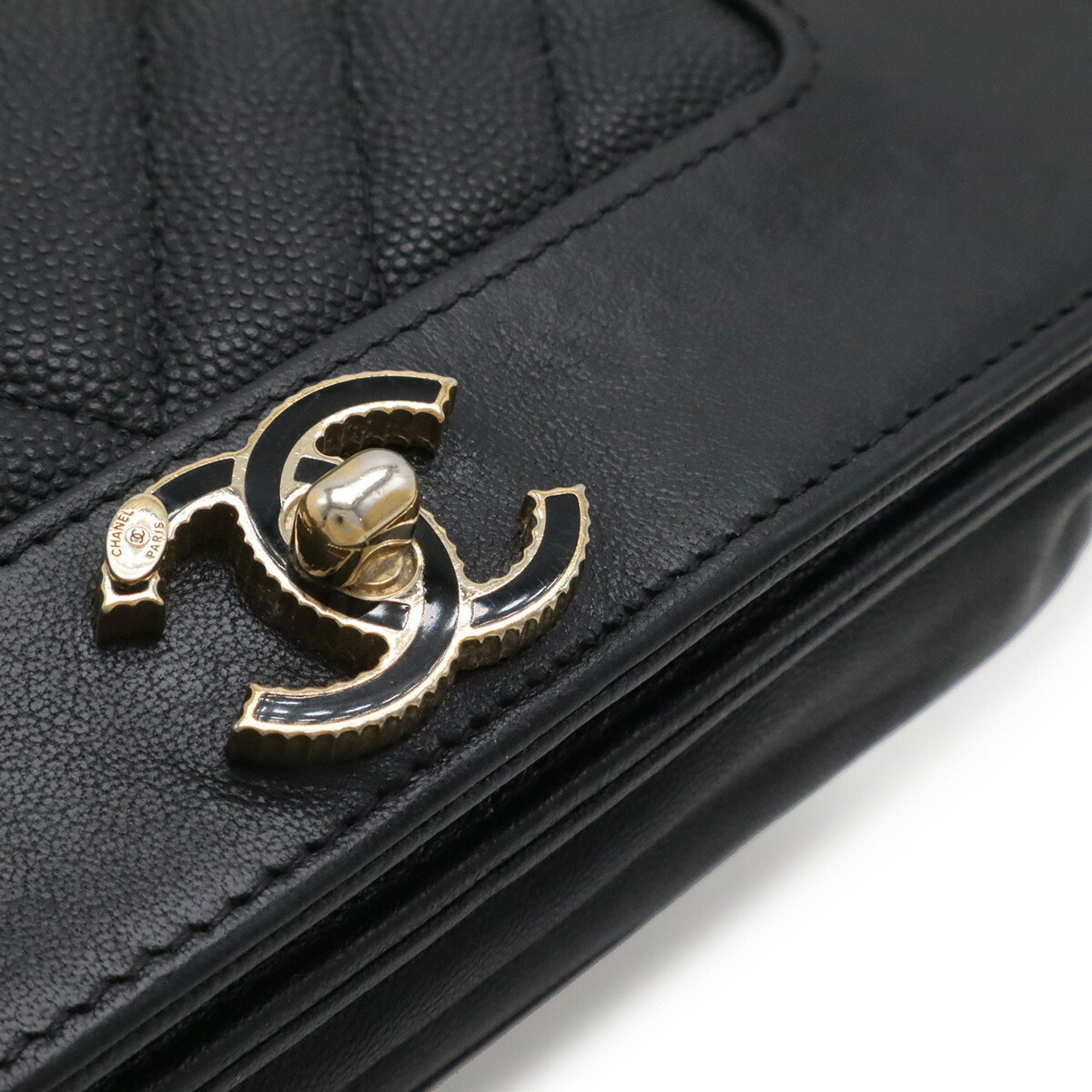 Chanel Black Grained Calfskin Leather Shoulder Bag (Pre-Owned)