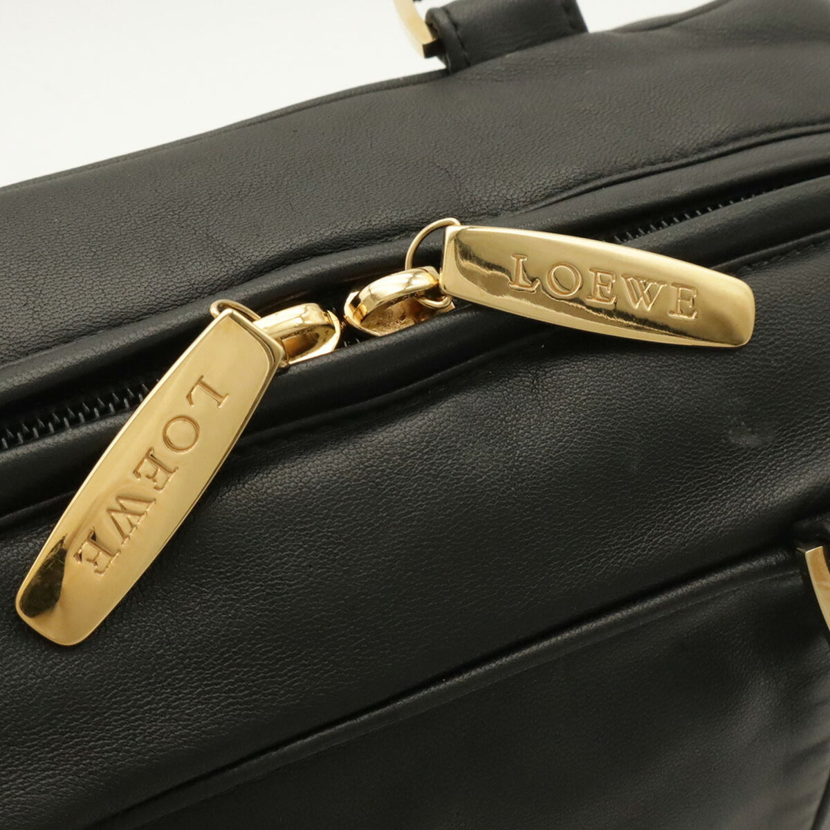 Loewe Black Leather Handbag (Pre-Owned)