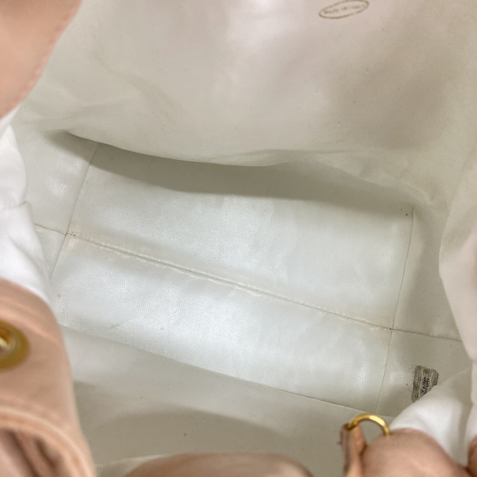 Chanel Pink Leather Shoulder Bag (Pre-Owned)