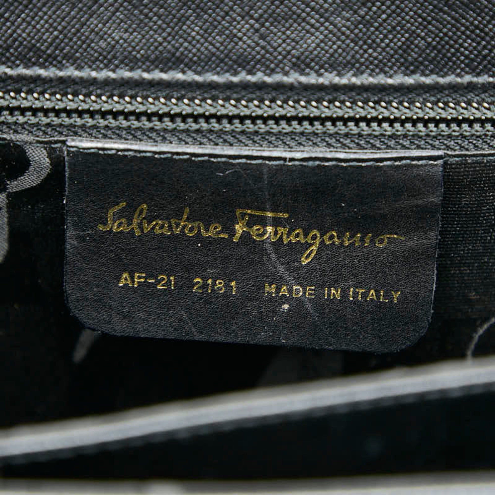 Salvatore Ferragamo Black Leather Handbag Shoulder Bag (Pre-Owned)