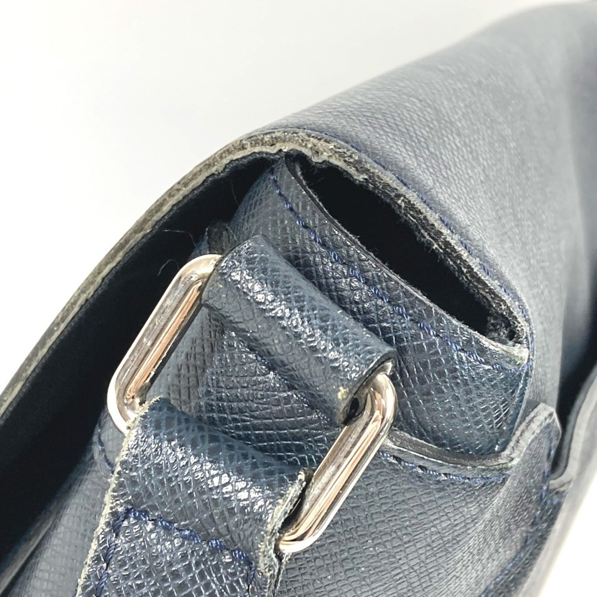 Louis Vuitton Boreal Galle Navy Taiga Leather Messenger Bag Shoulder Bag (Pre-Owned)