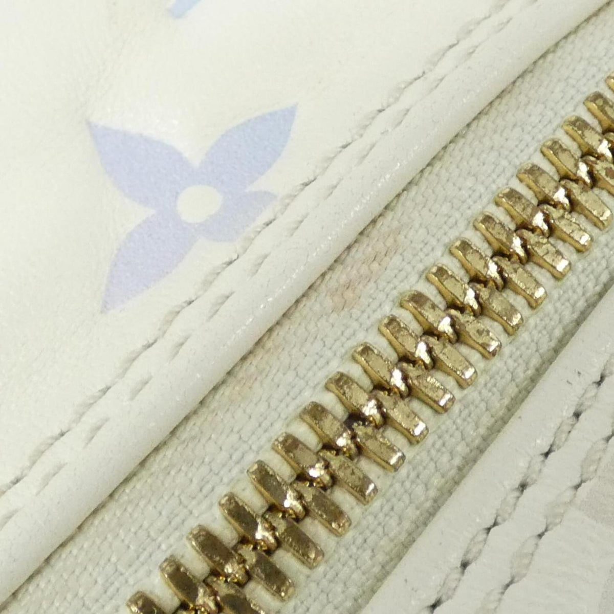 Louis Vuitton Multi-Color White Leather Handbag (Pre-Owned)