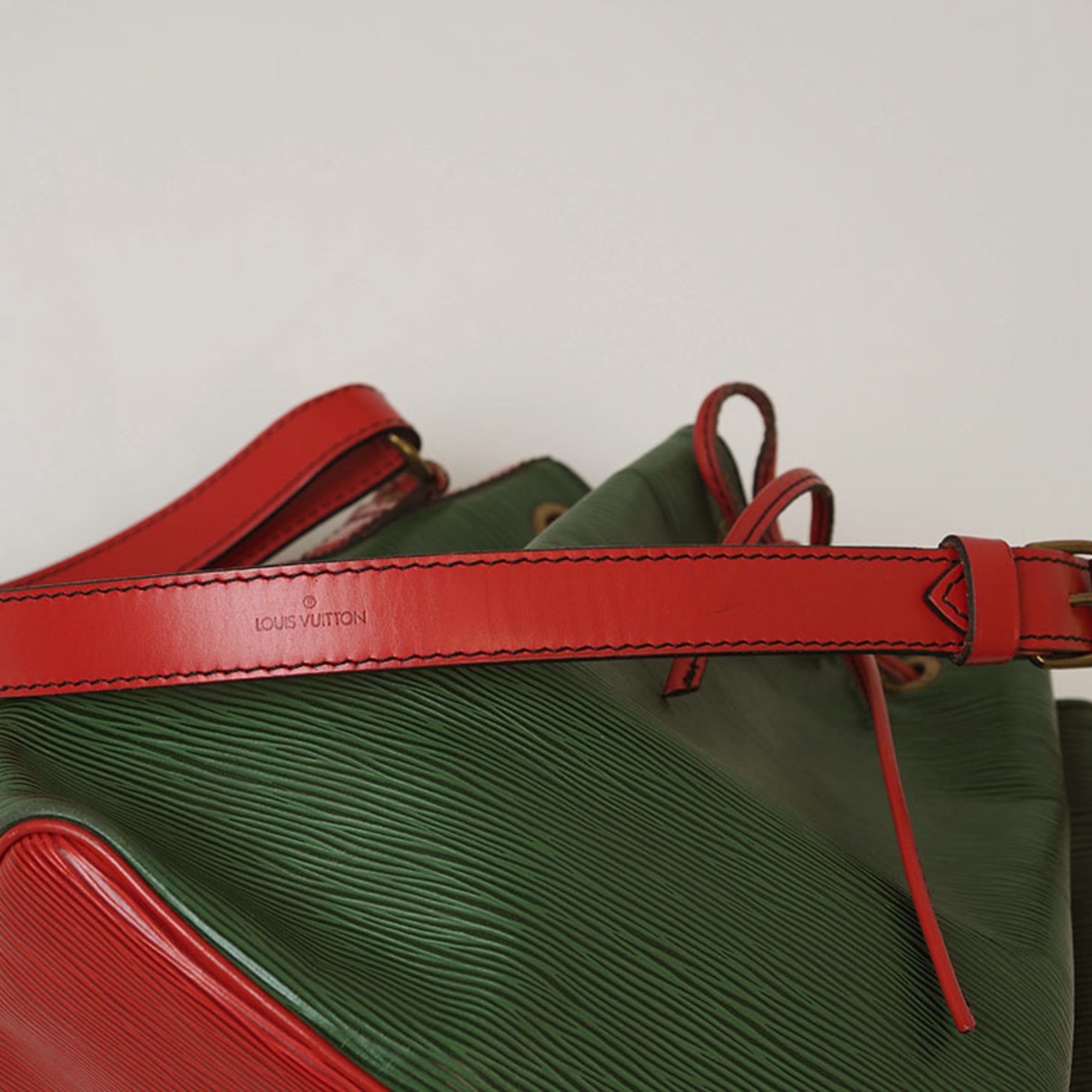 Louis Vuitton Green Epi Leather Shoulder Bag (Pre-Owned)