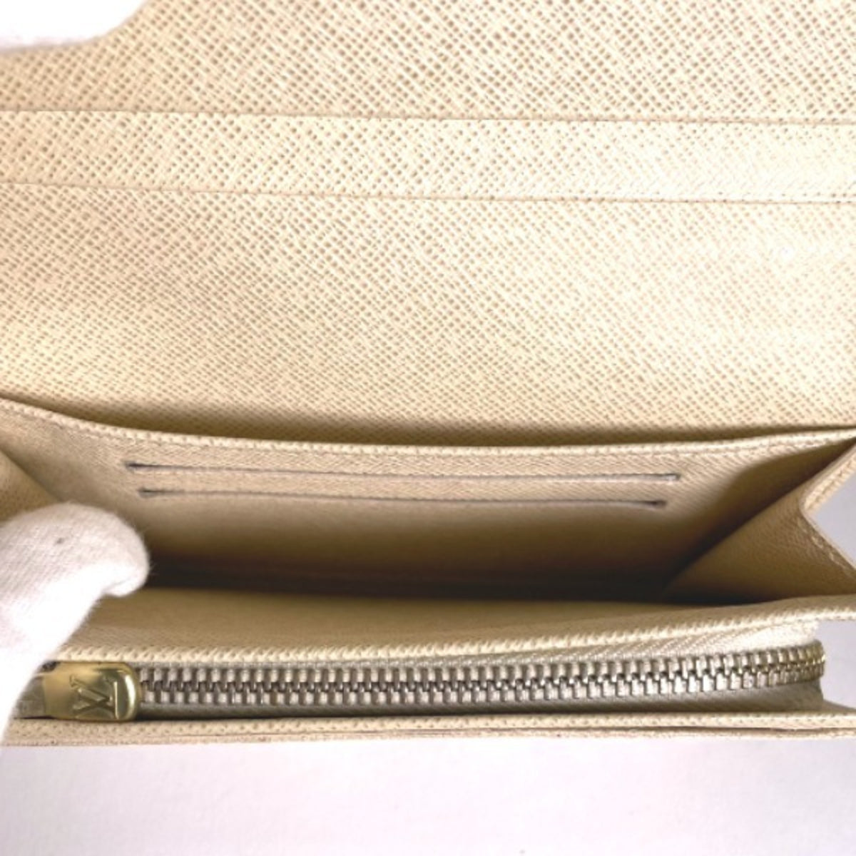 Louis Vuitton Wallet (Bi-Fold) (Pre-Owned)