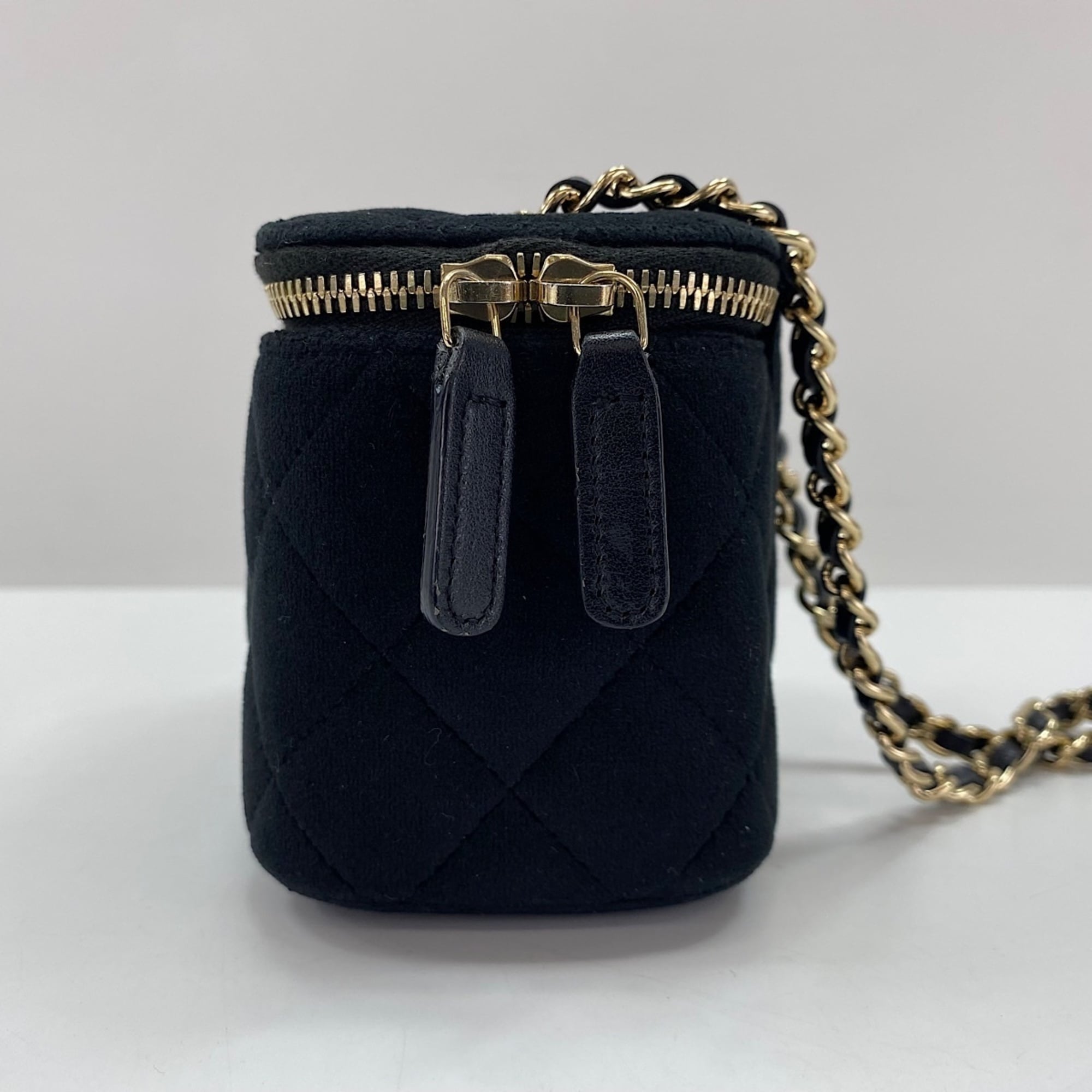 Chanel Matelasse Black Shoulder Bag (Pre-Owned)