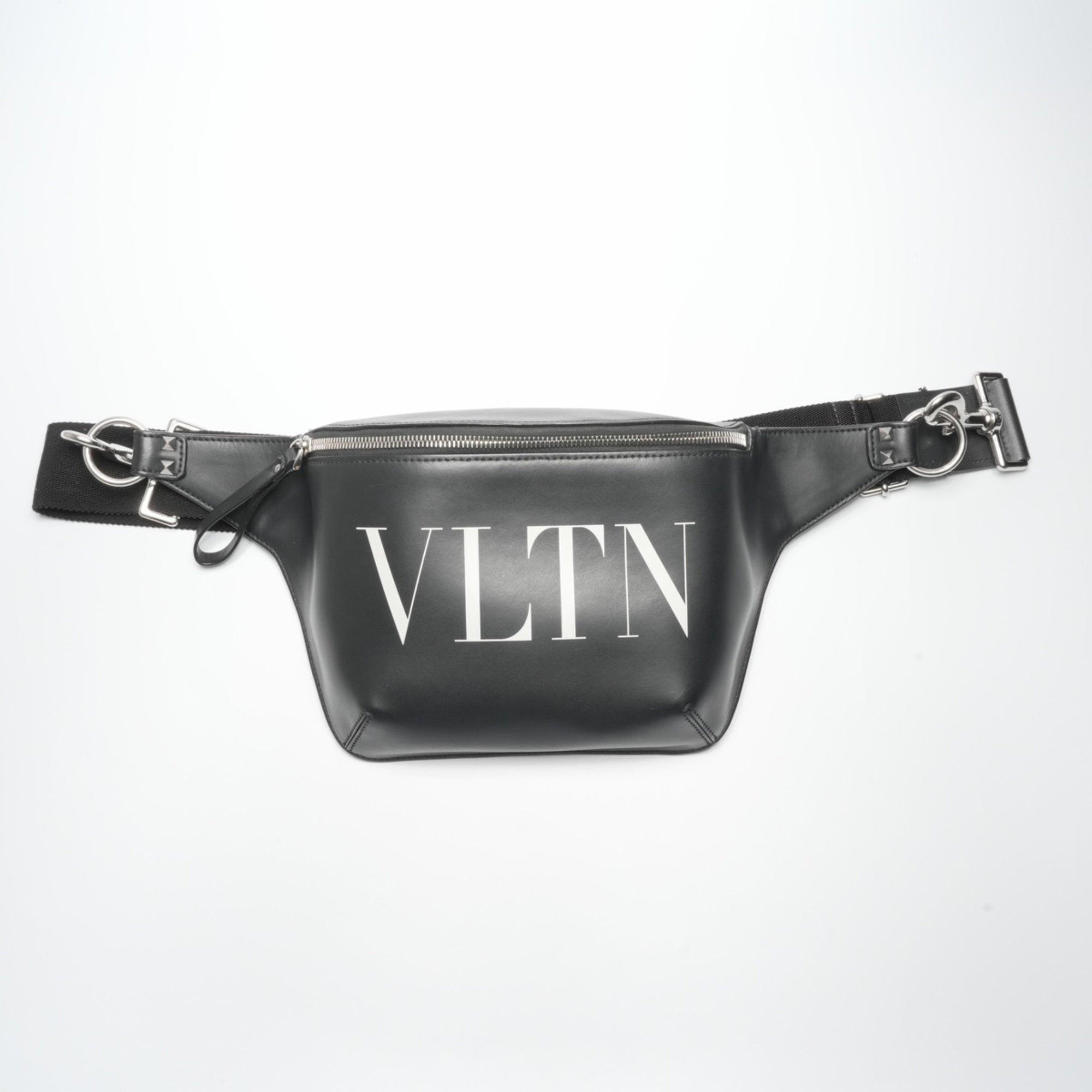 Valentino Black Shoulder Bag (Pre-Owned)