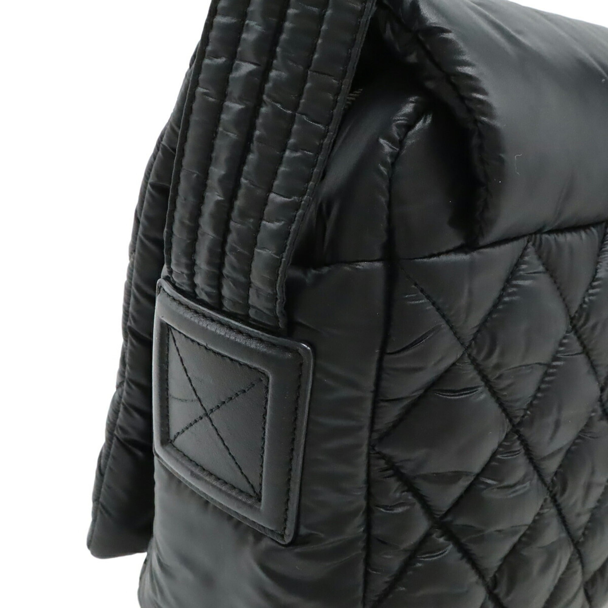 Chanel Black Nylon Leather Messenger Bag Shoulder Bag (Pre-Owned)