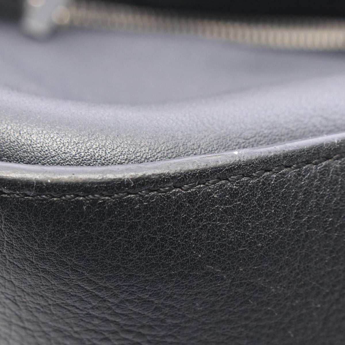 Loewe Black Leather Handbag (Pre-Owned)