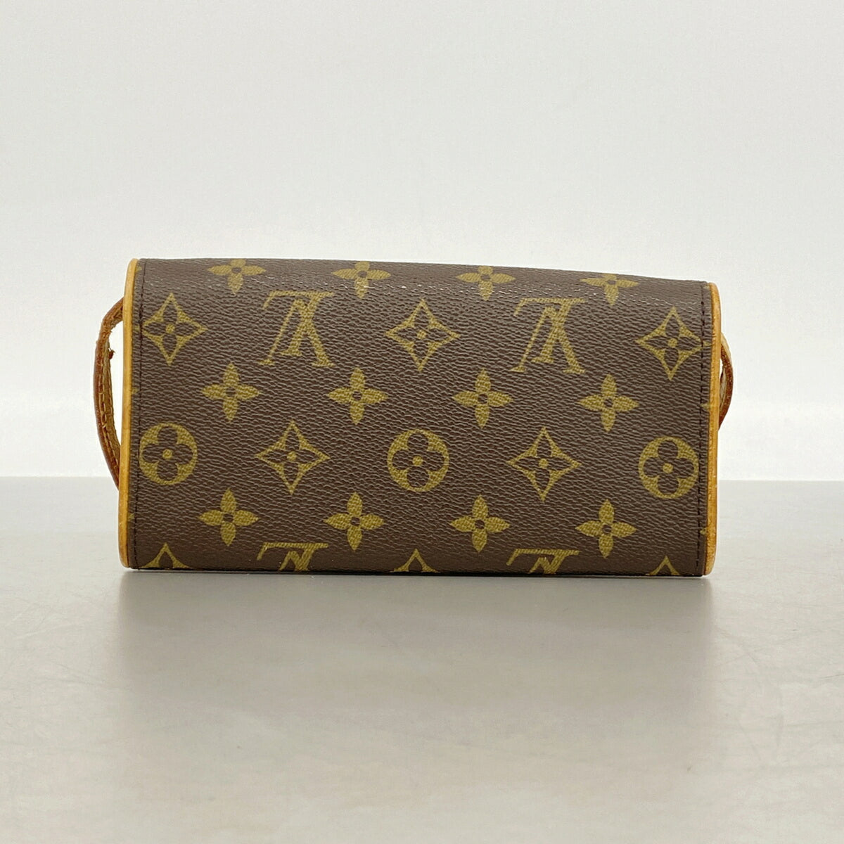 Louis Vuitton Brown Shoulder Bag (Pre-Owned)