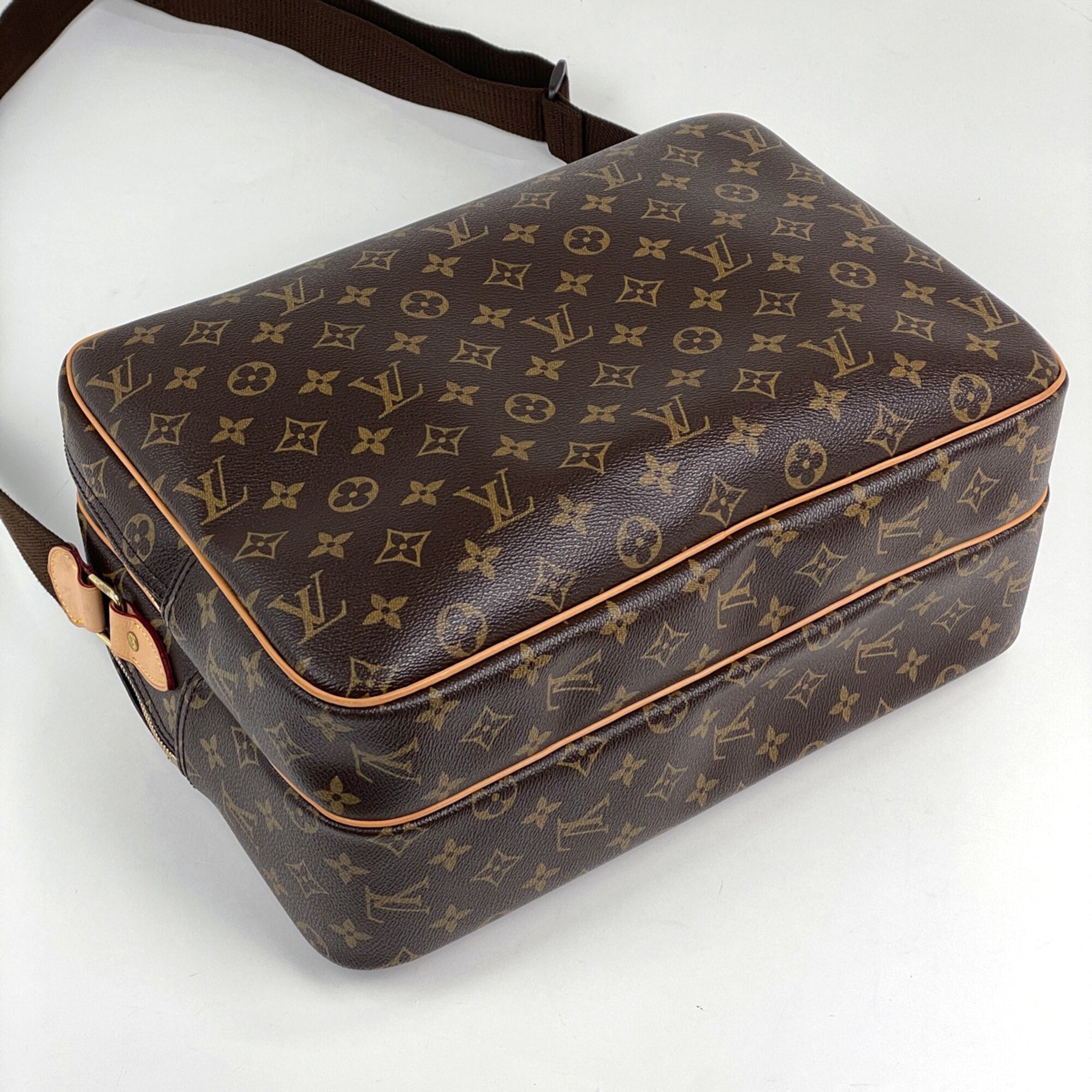 Louis Vuitton Brown Monogram Monogram Shoulder Bag (Pre-Owned)