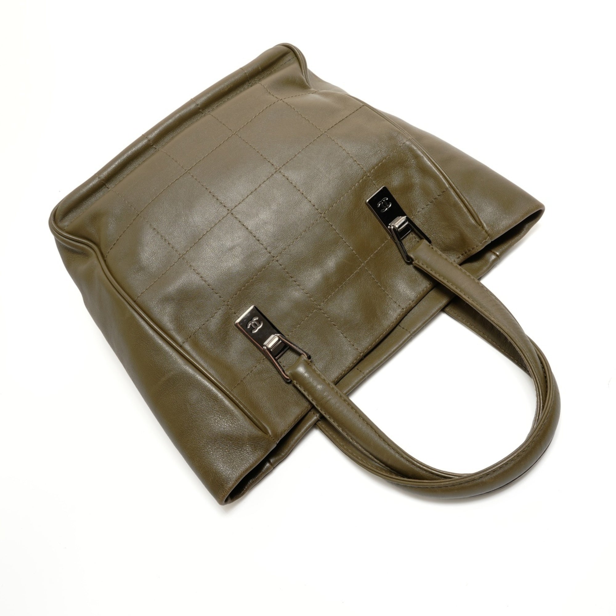 Chanel Chocolate Bar Khaki Handbag (Pre-Owned)