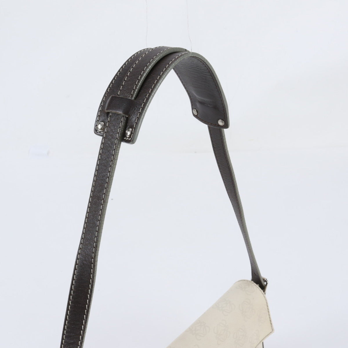 Loewe Brown Ivory Leather Coated Canvas Handbag Shoulder Bag (Pre-Owned)