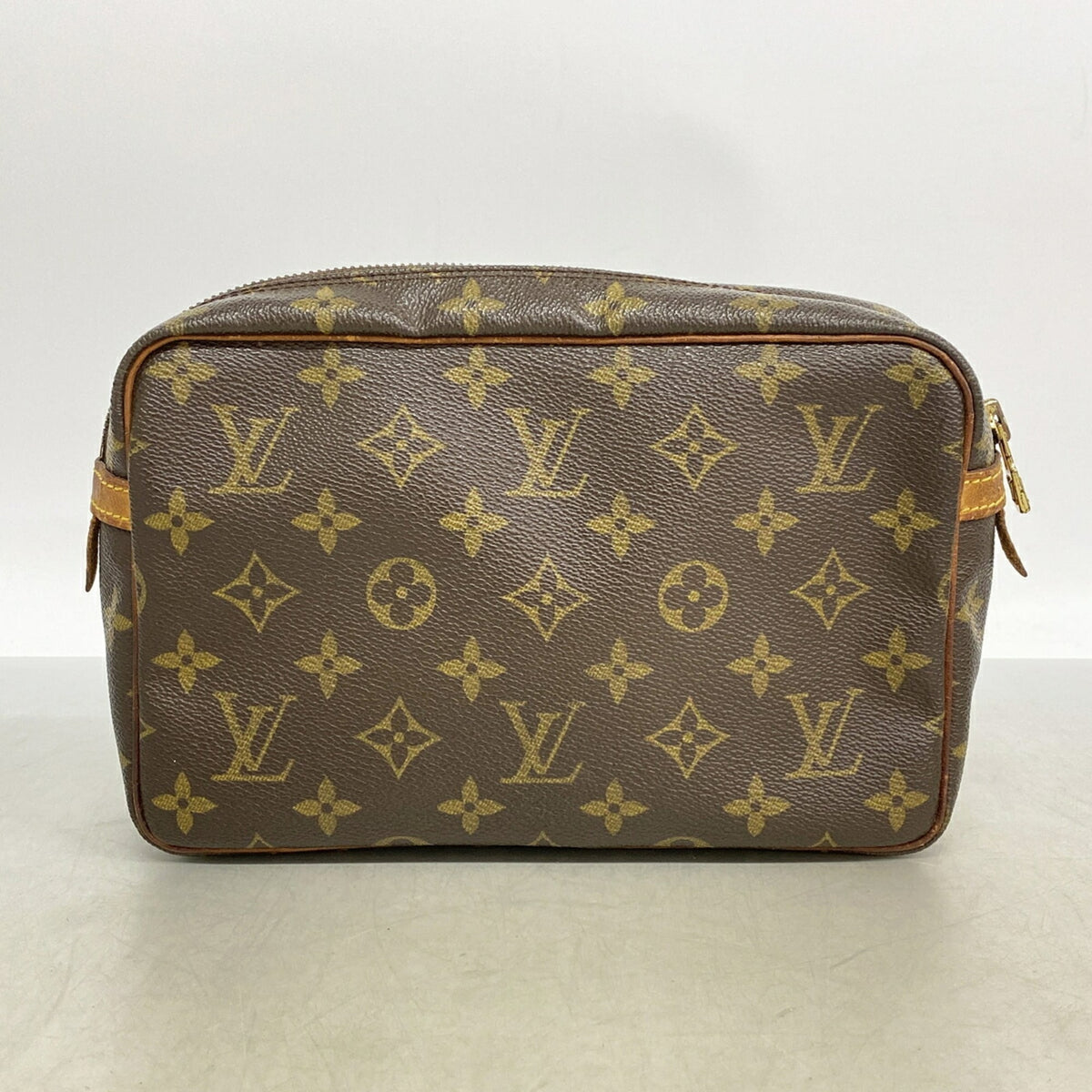 Louis Vuitton Brown Clutch Bag (Pre-Owned)