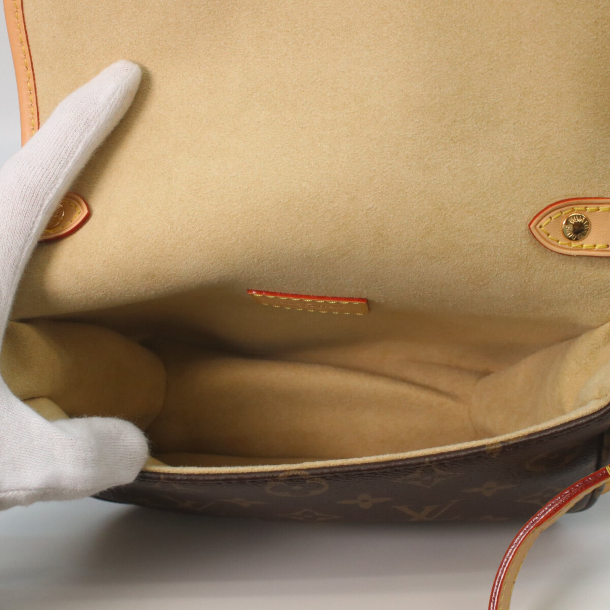 Louis Vuitton Monogram Brown Monogram Shoulder Bag (Pre-Owned)