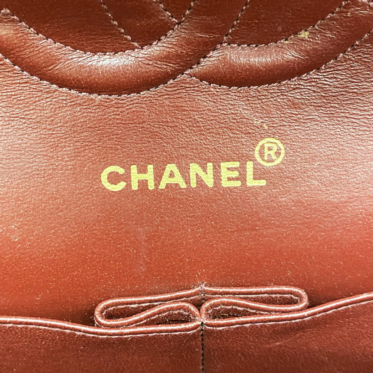Chanel Black Leather Shoulder Bag (Pre-Owned)