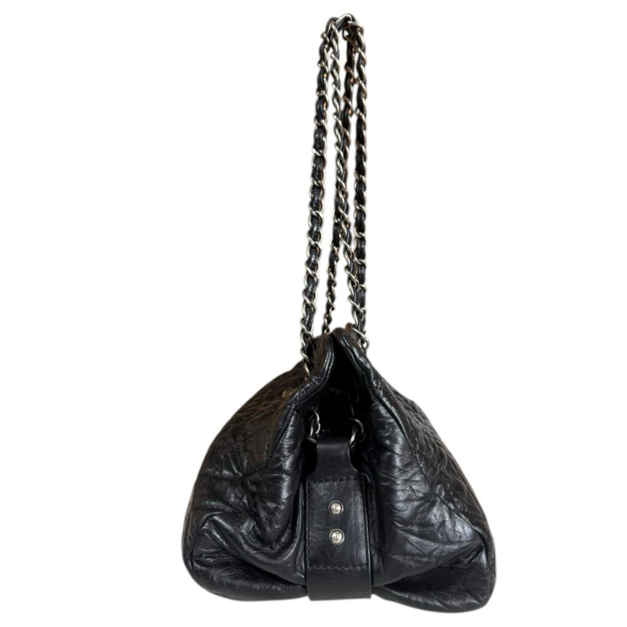 Chanel Matelasse Black Leather Shoulder Bag (Pre-Owned)