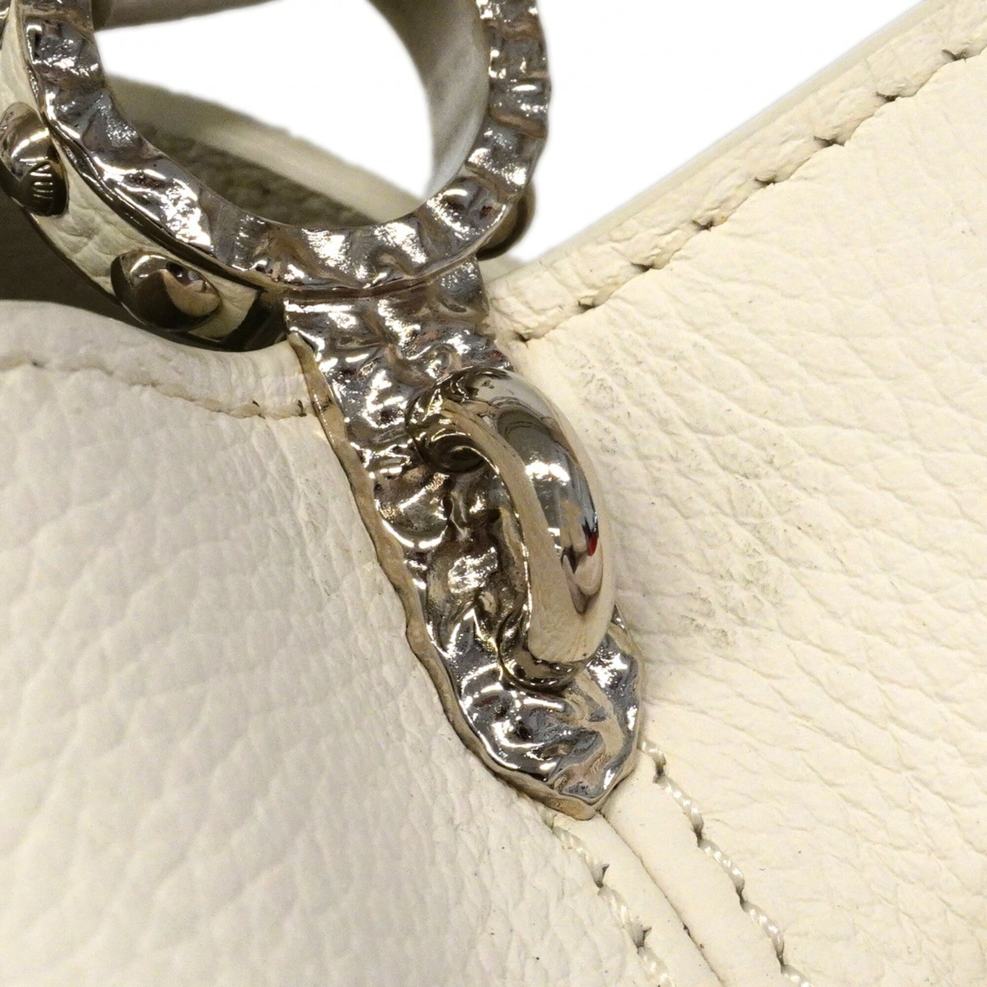 Louis Vuitton White Handbag (Pre-Owned)