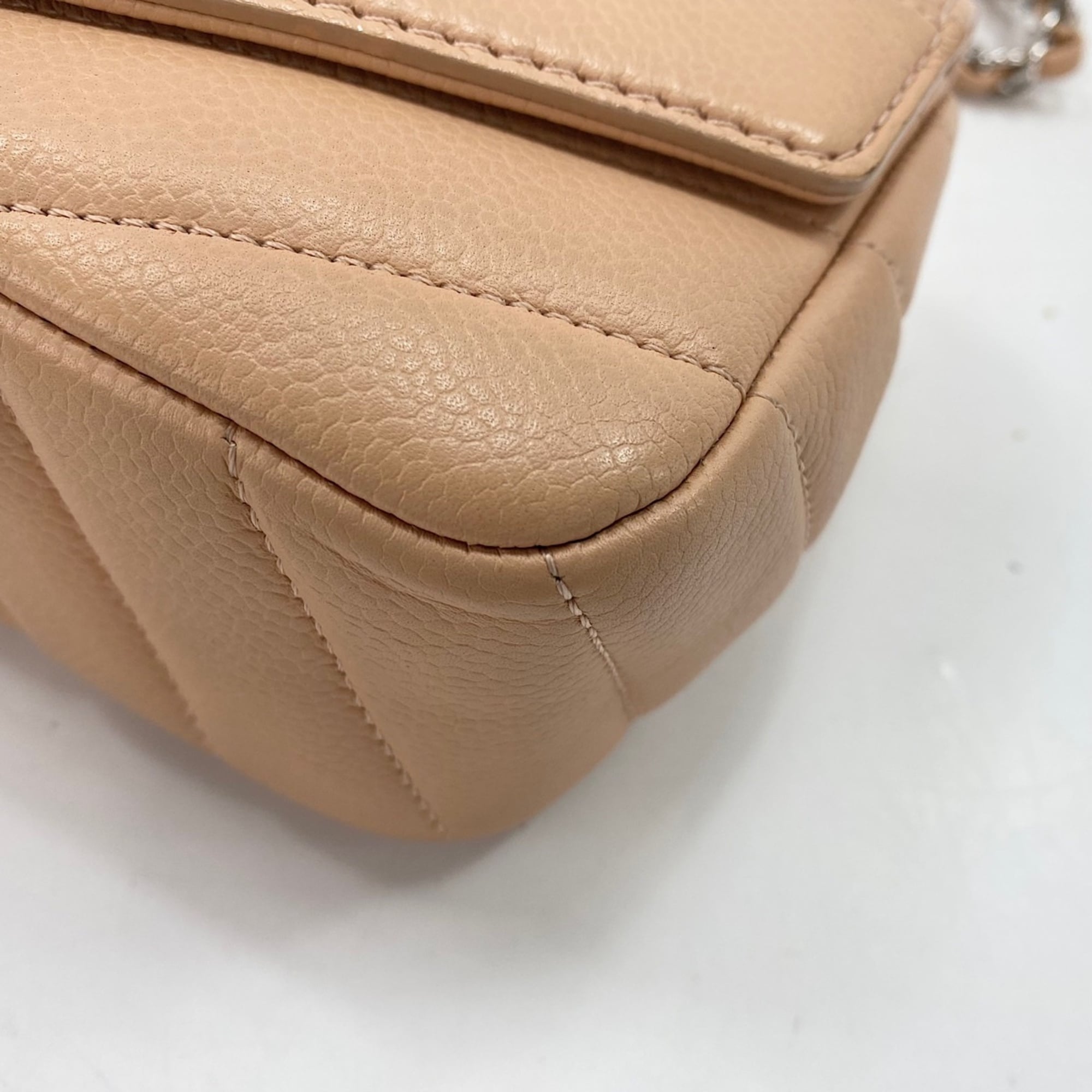 Chanel Beige Shoulder Bag (Pre-Owned)