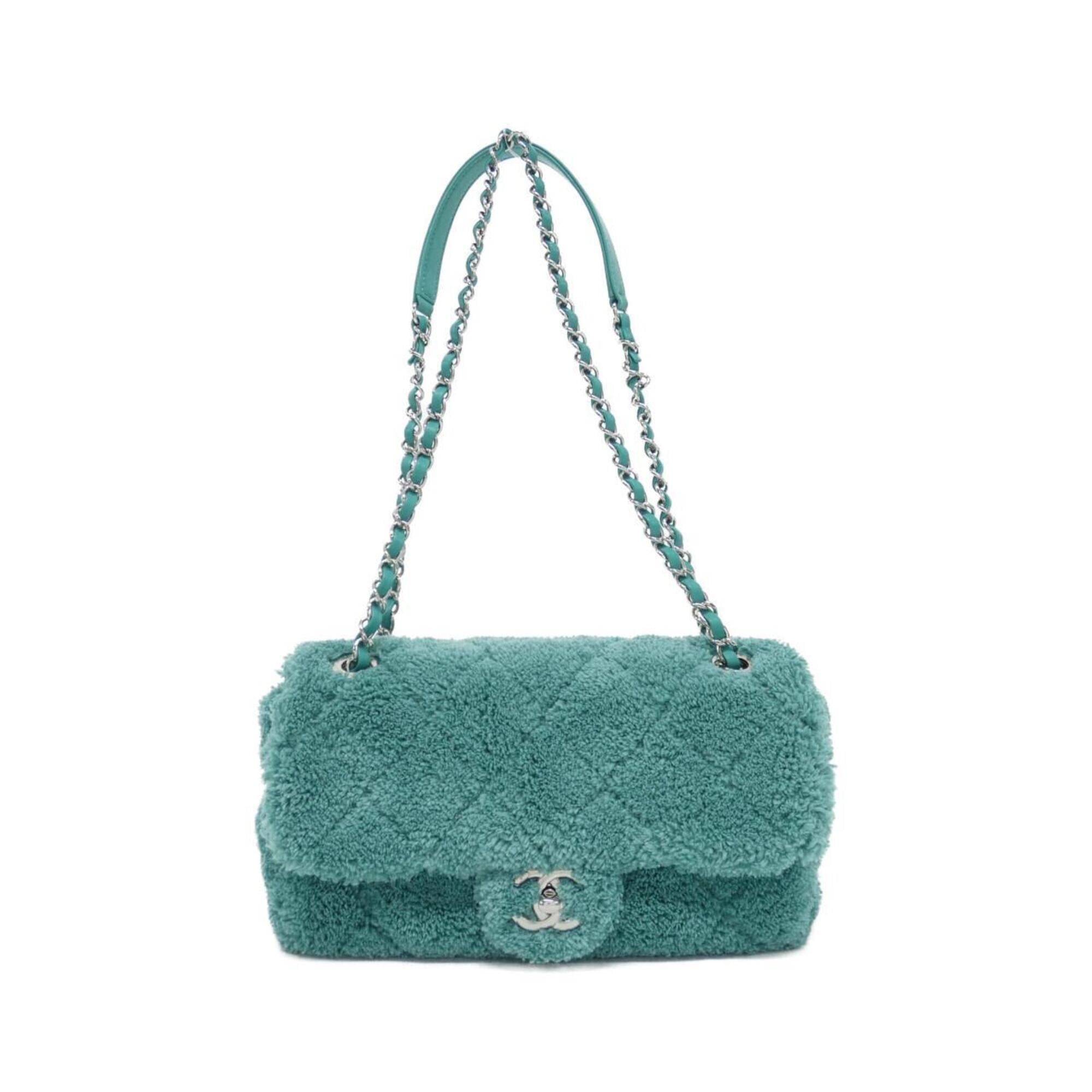 Chanel Green Shoulder Bag (Pre-Owned)