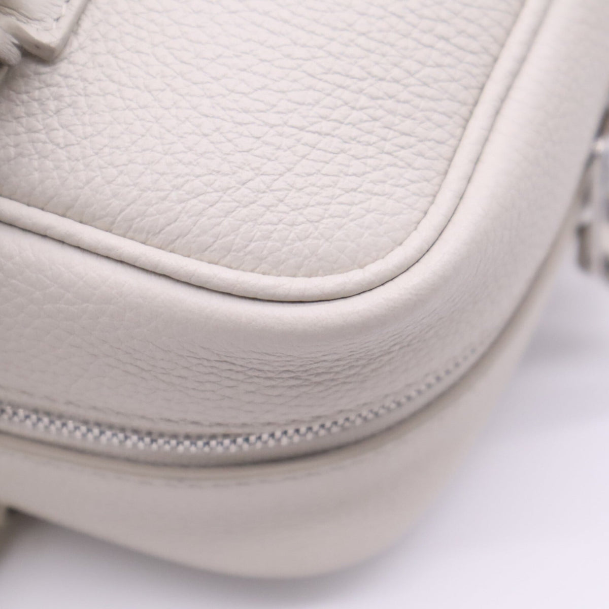 Loewe Amazona White Leather Handbag Shoulder Bag (Pre-Owned)